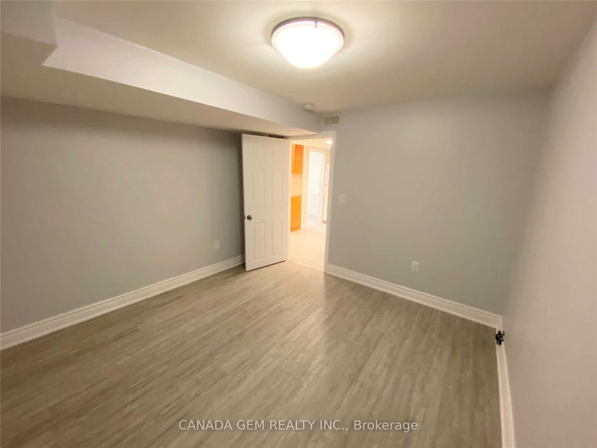 54 Clearmeadow Boulevard Property Photo 8