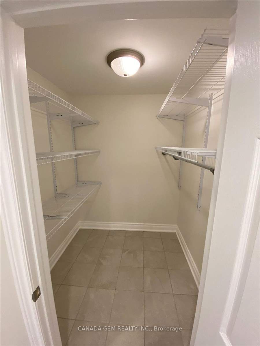 54 Clearmeadow Boulevard Property Photo 10