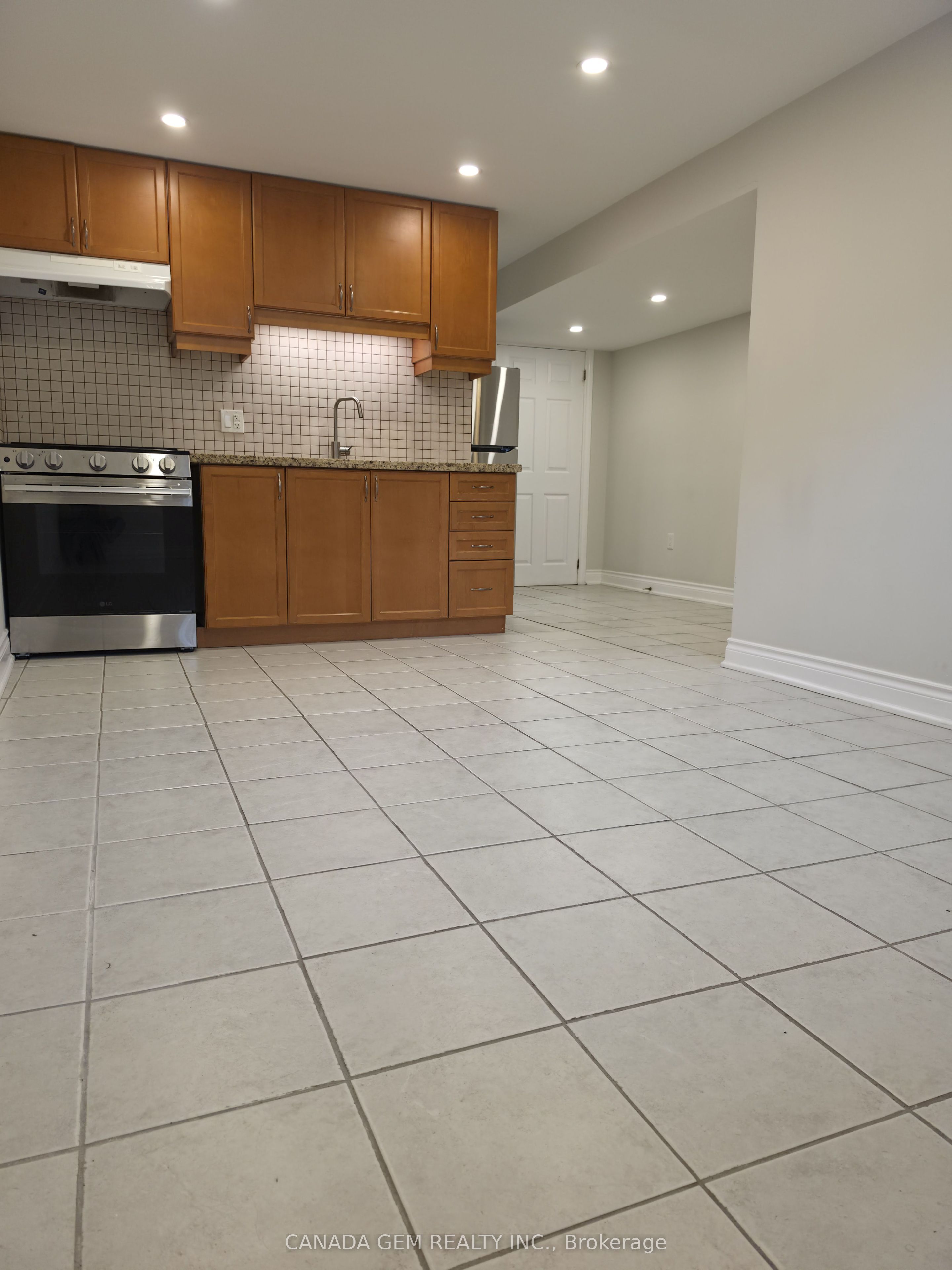 54 Clearmeadow Boulevard Property Photo 12
