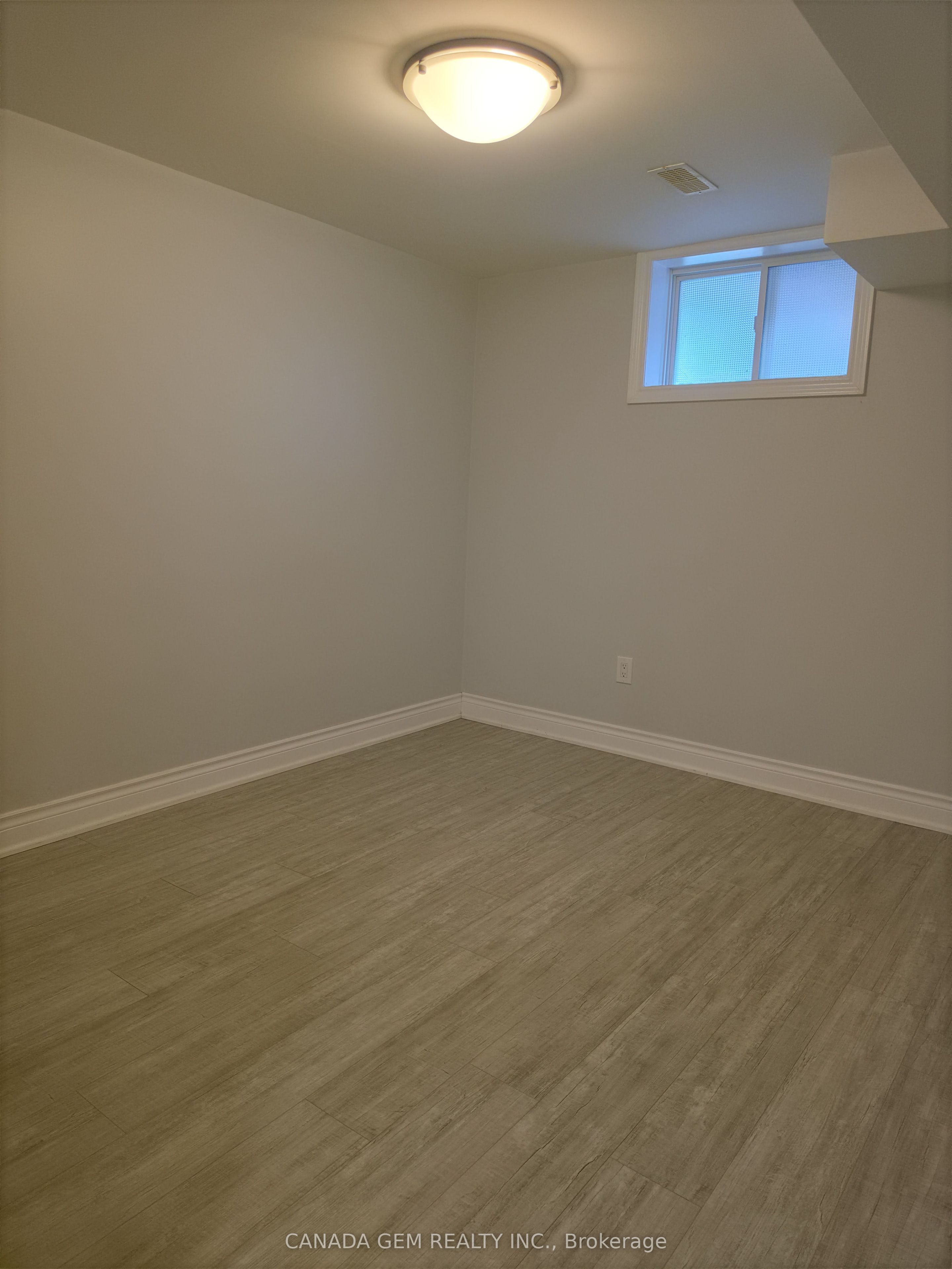 54 Clearmeadow Boulevard Property Photo 14