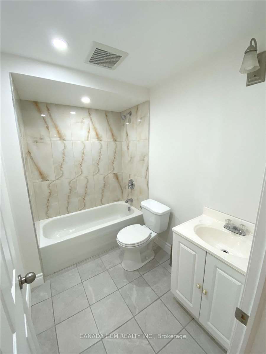 54 Clearmeadow Boulevard Property Photo 23