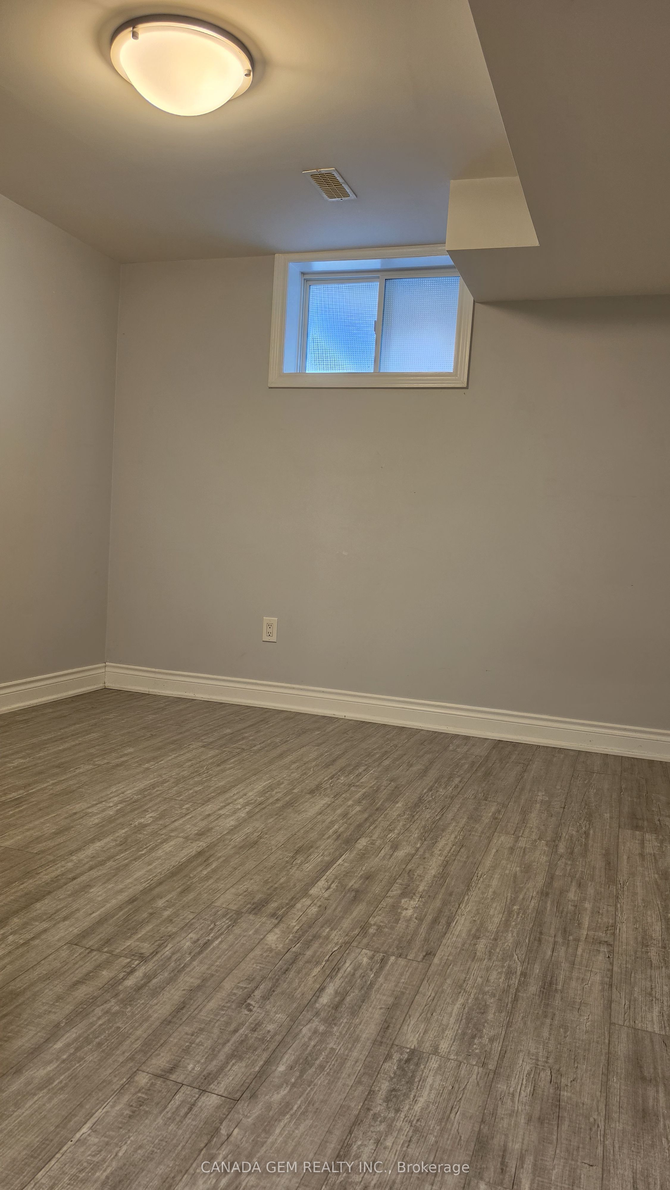 54 Clearmeadow Boulevard Property Photo 25
