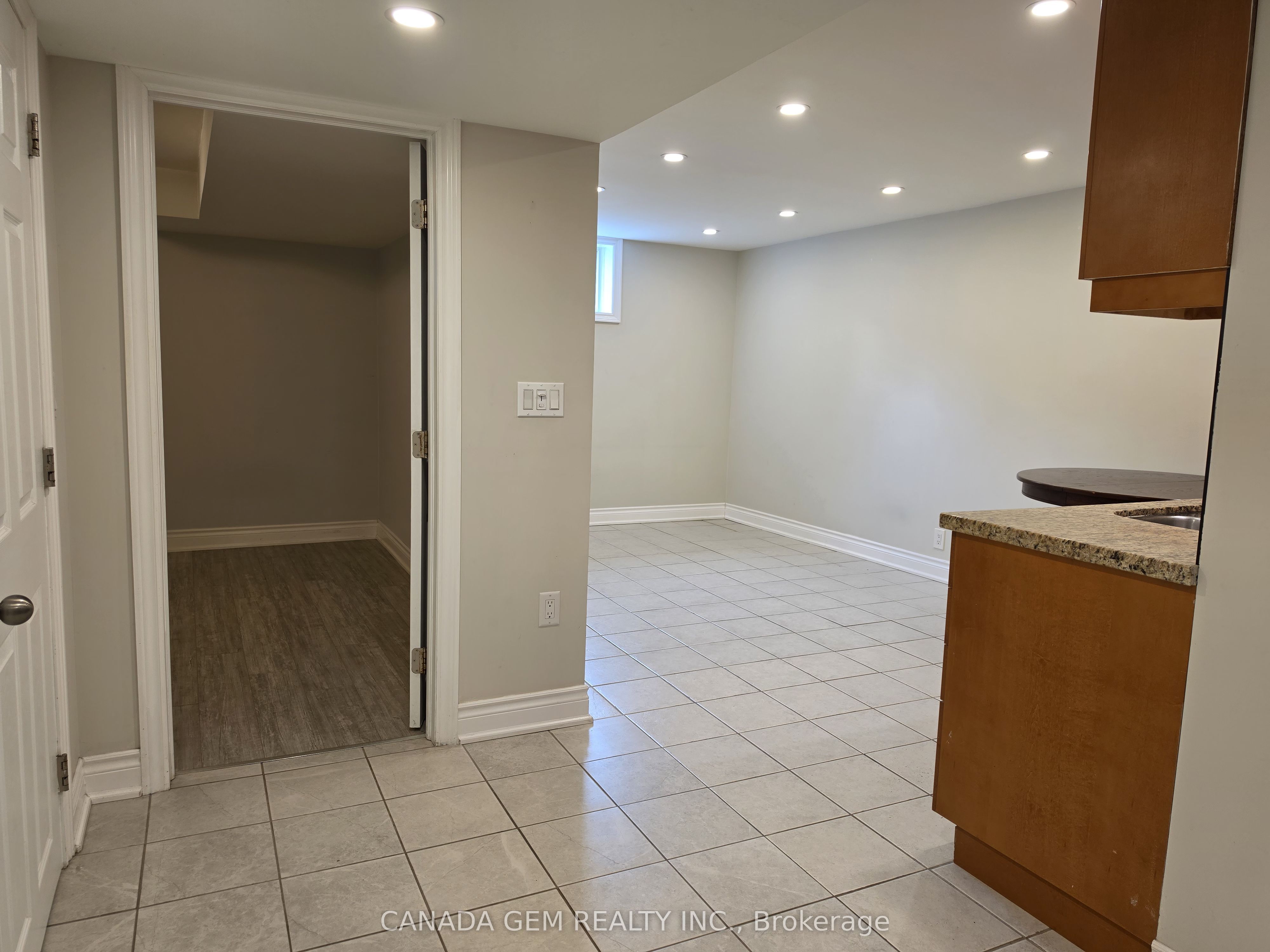 54 Clearmeadow Boulevard Property Photo 27