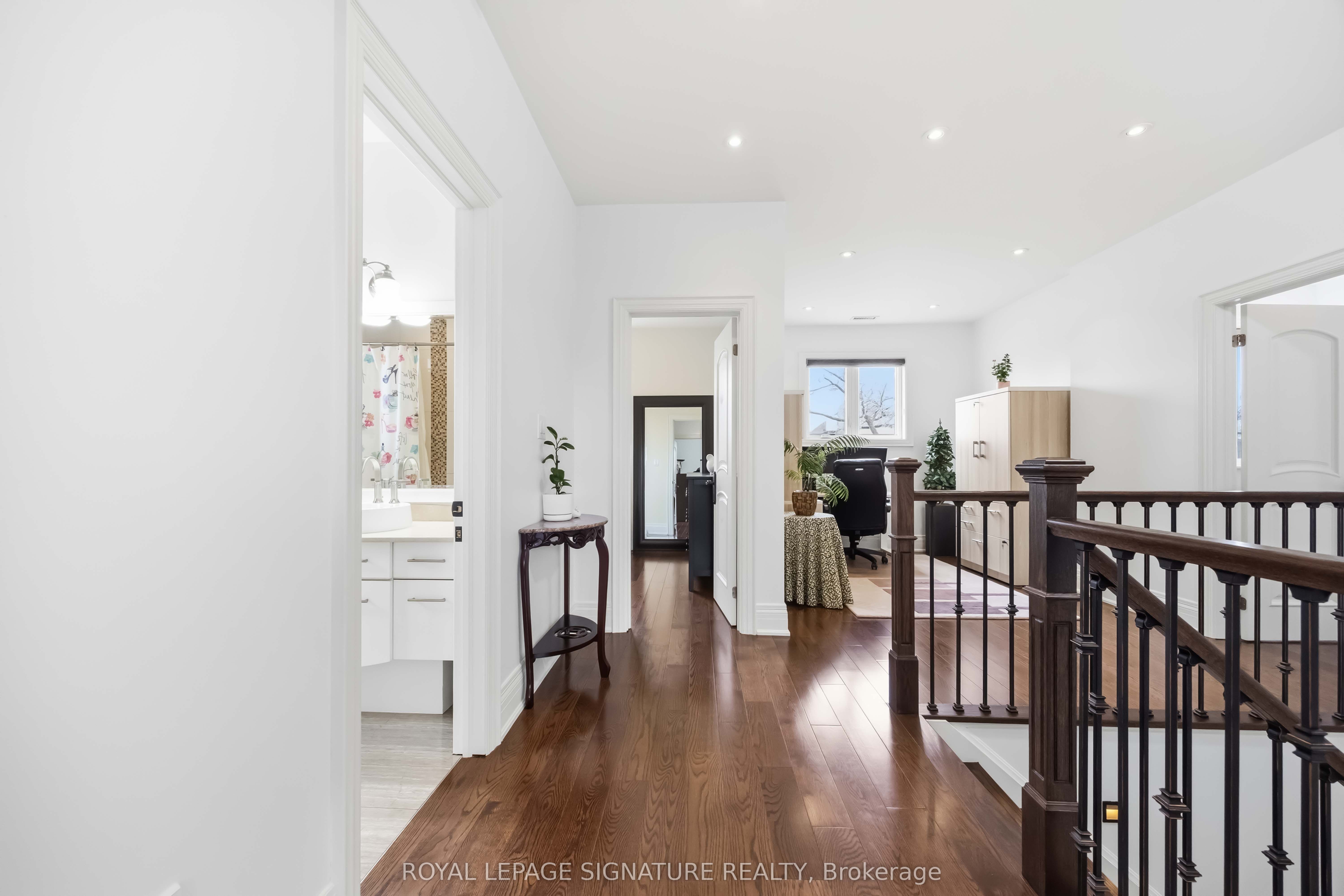 35 Rainbow Drive Property Photo 15