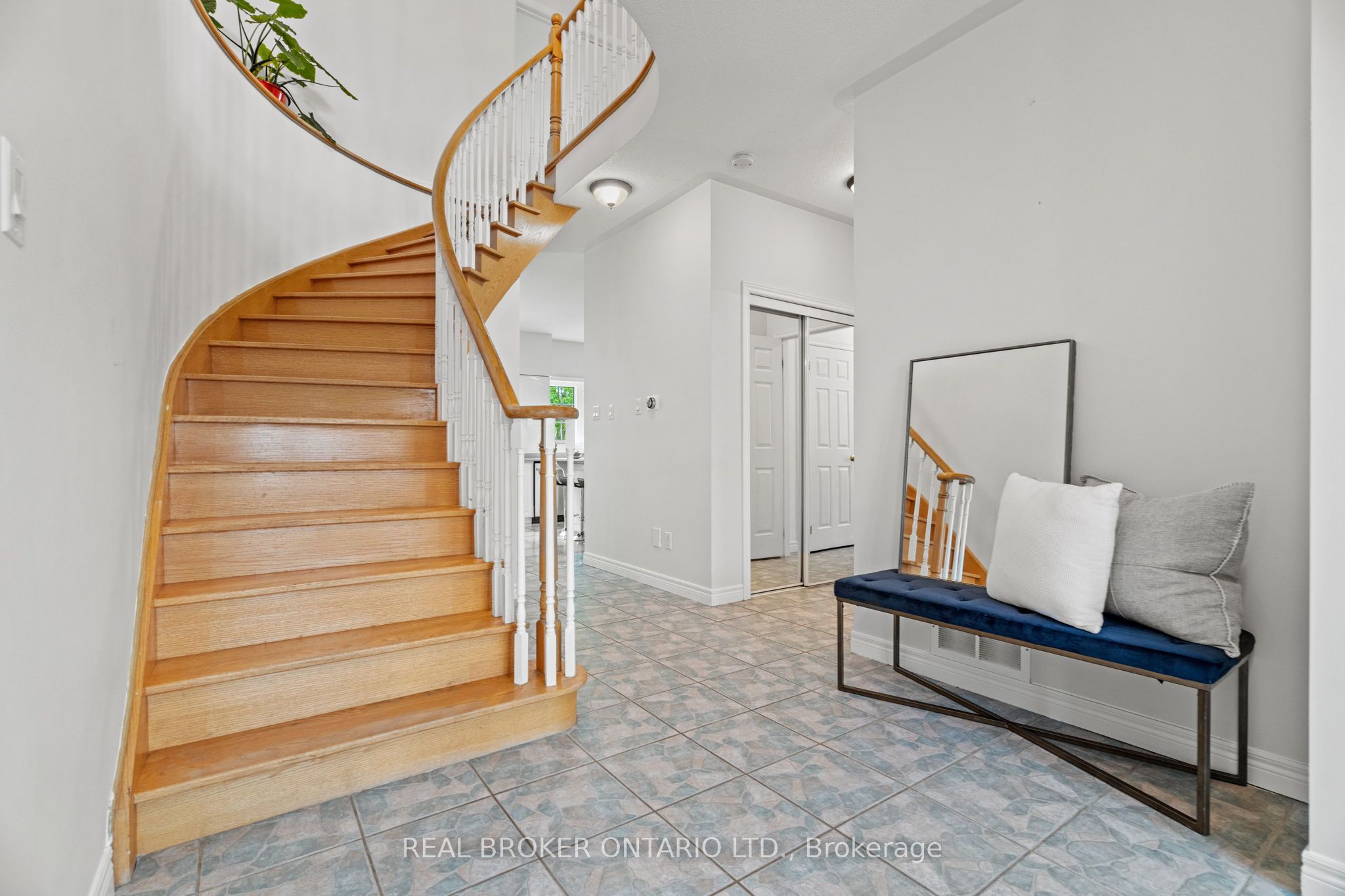 118 Bayview Avenue Property Photo 7