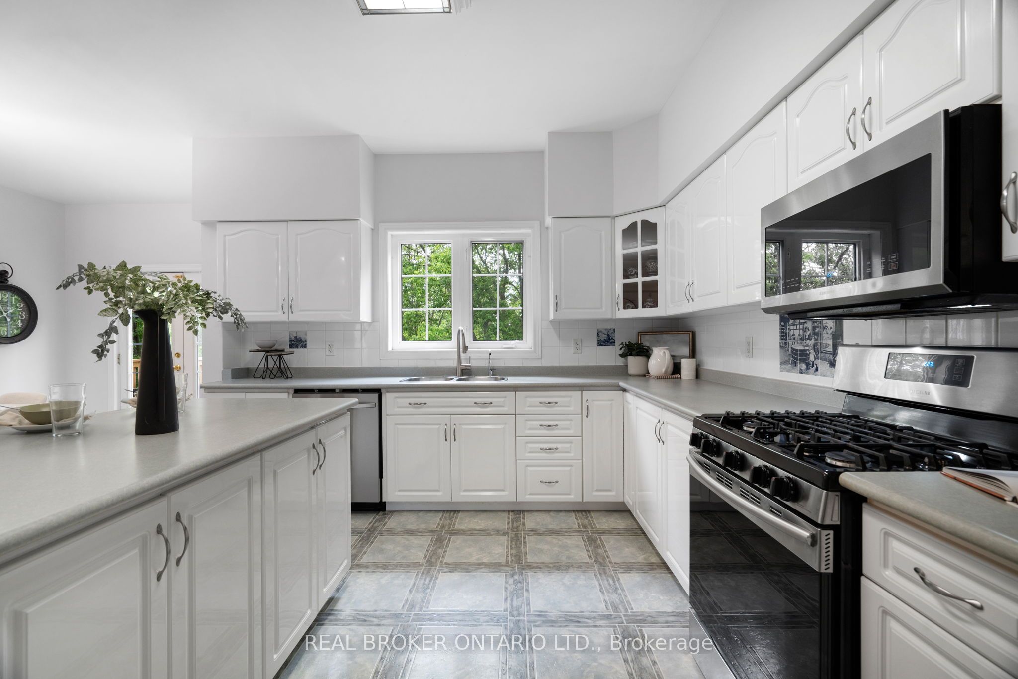 118 Bayview Avenue Property Photo 17