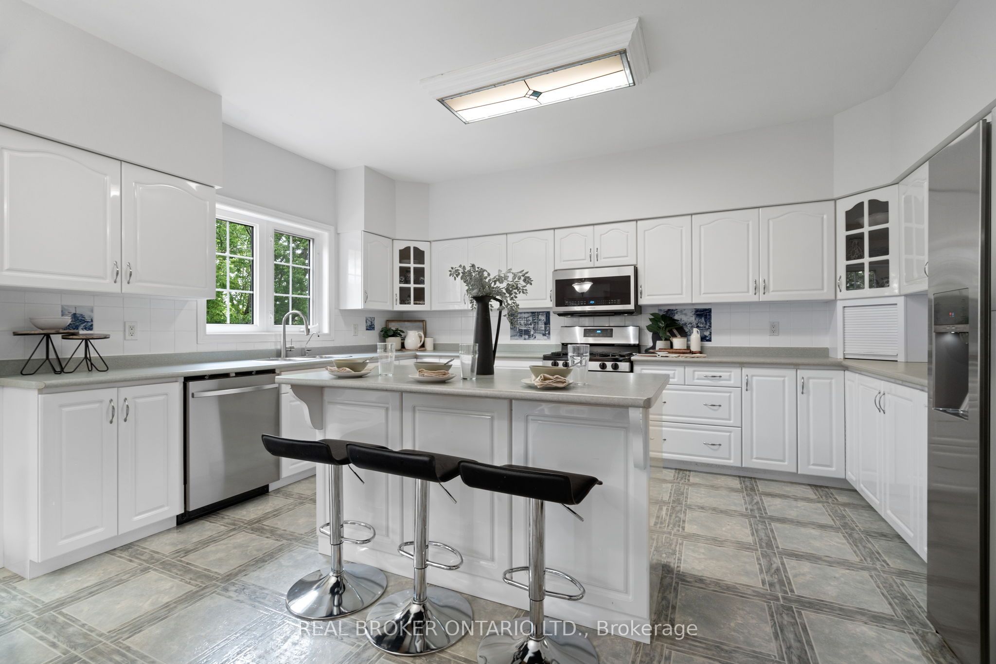 118 Bayview Avenue Property Photo 18