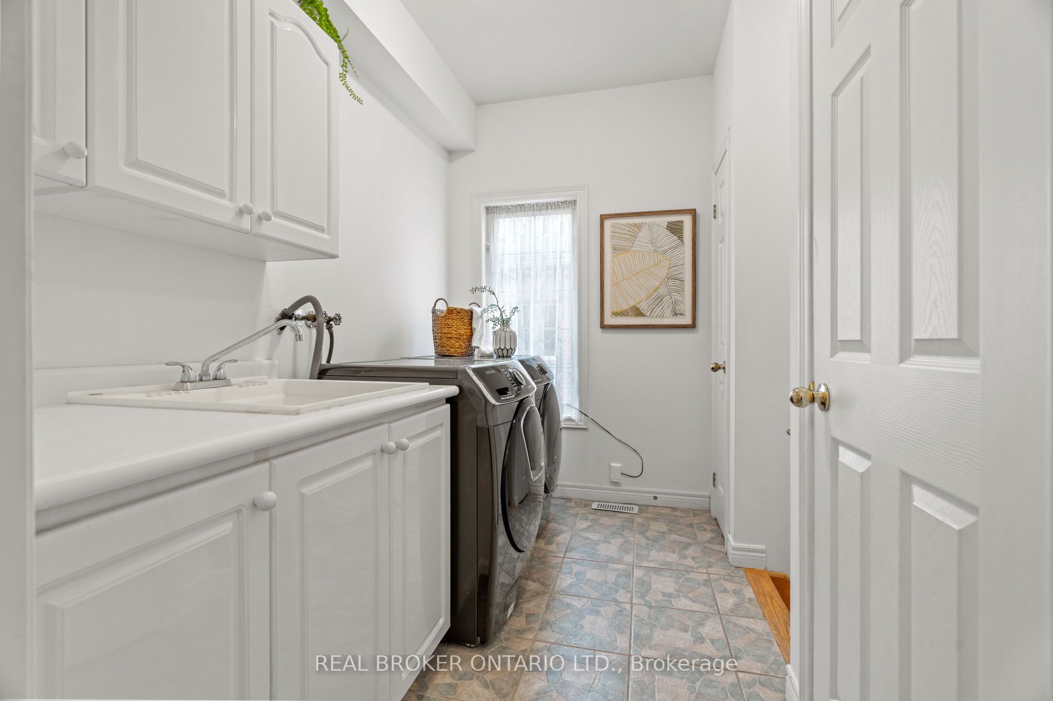 118 Bayview Avenue Property Photo 22
