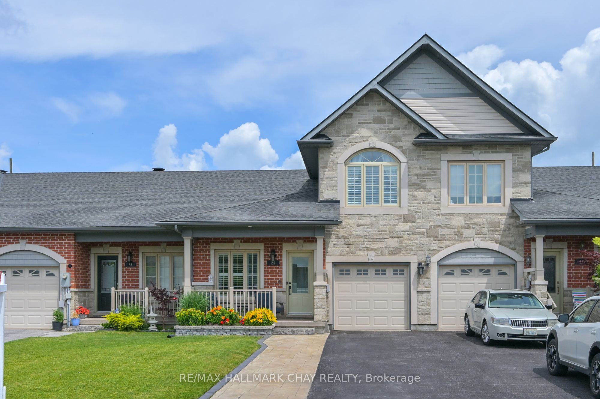 25 Kingsmere Crescent Property Photo 1
