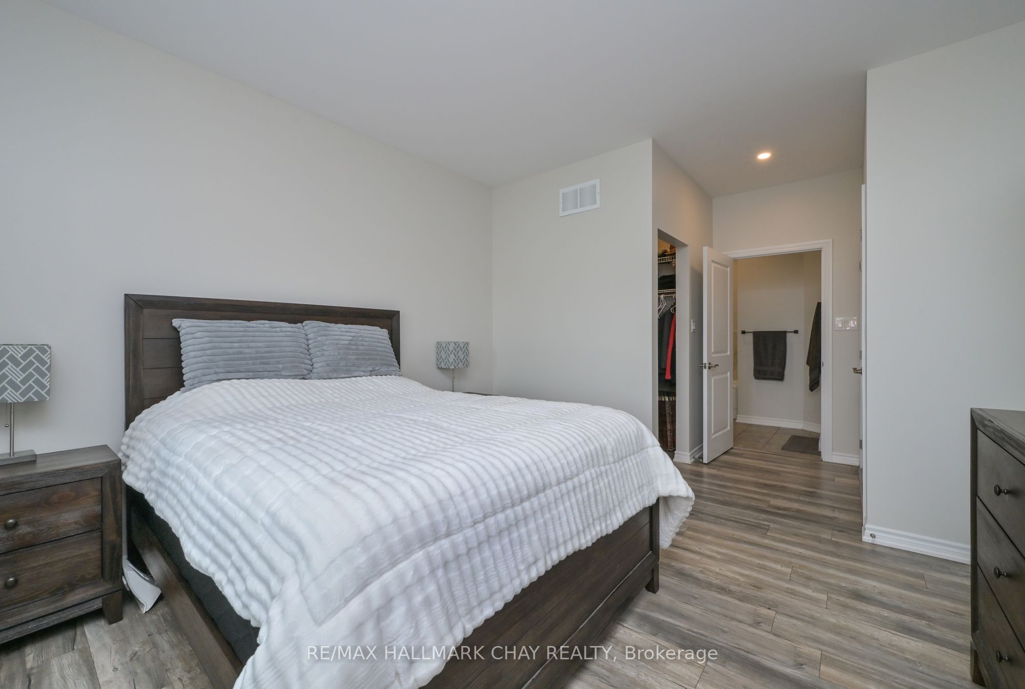 25 Kingsmere Crescent Property Photo 17