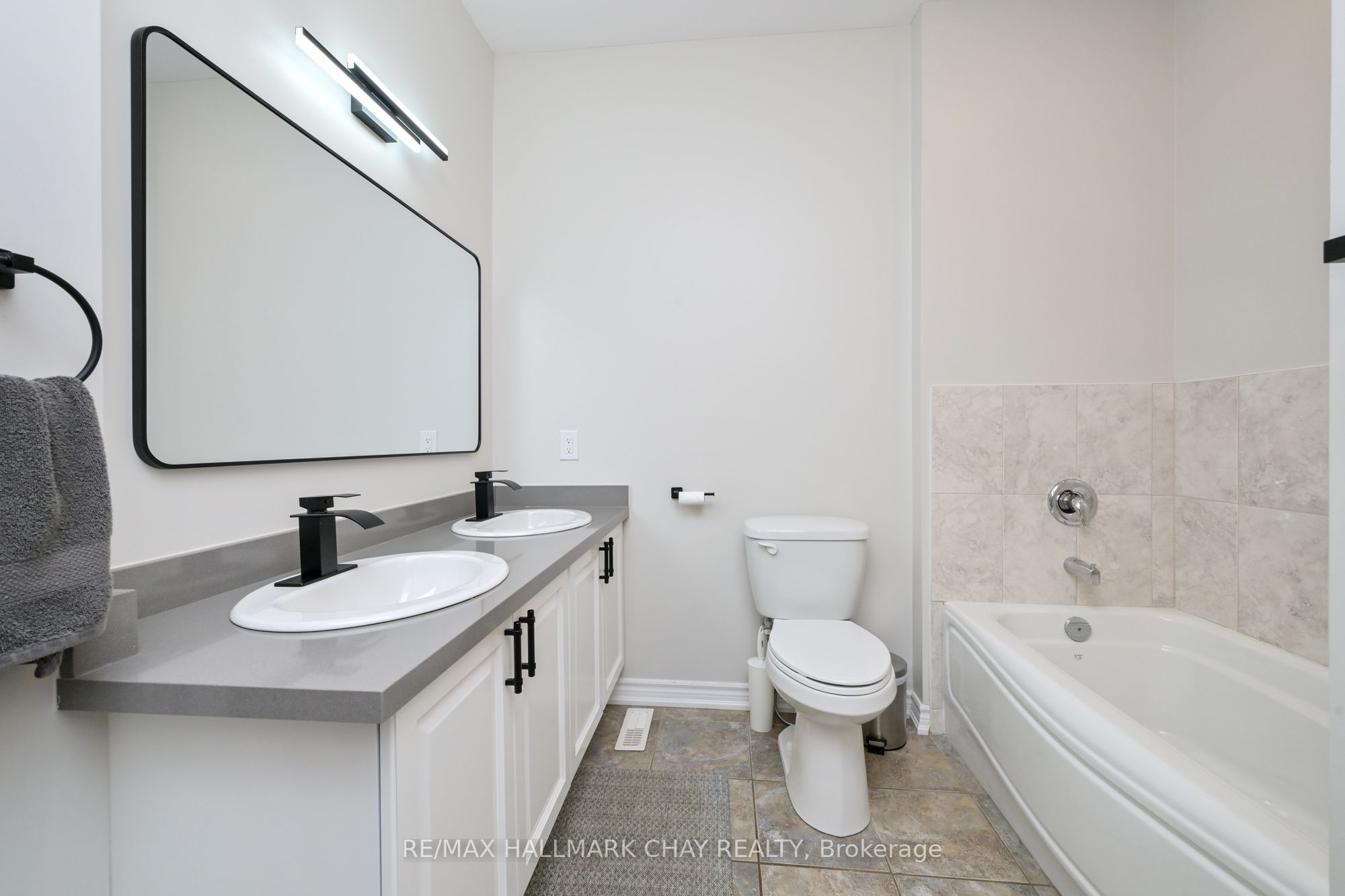 25 Kingsmere Crescent Property Photo 18