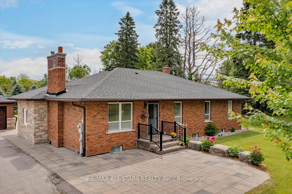 562 Catering Road Property Photo 5