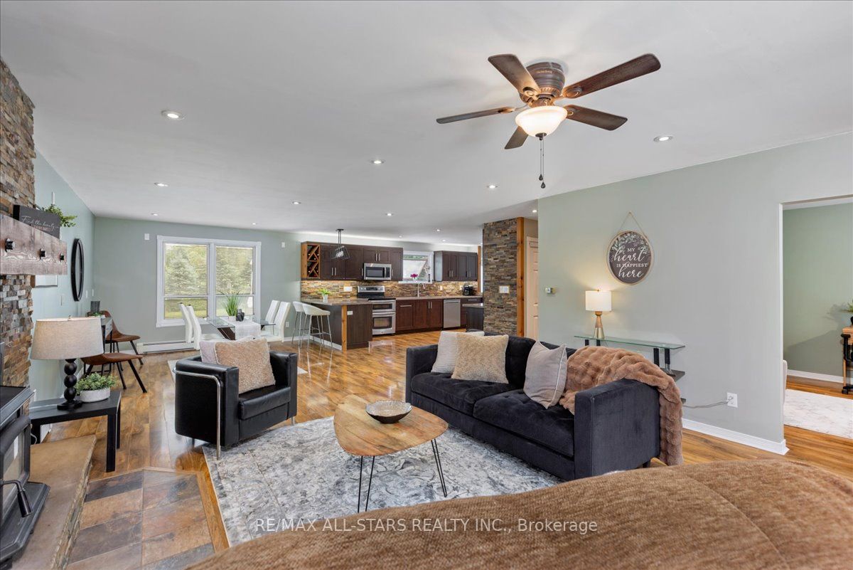 562 Catering Road Property Photo 6