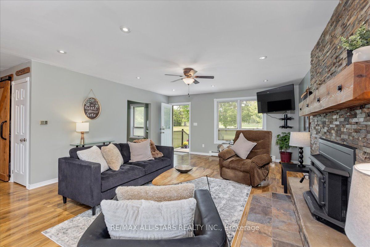 562 Catering Road Property Photo 7