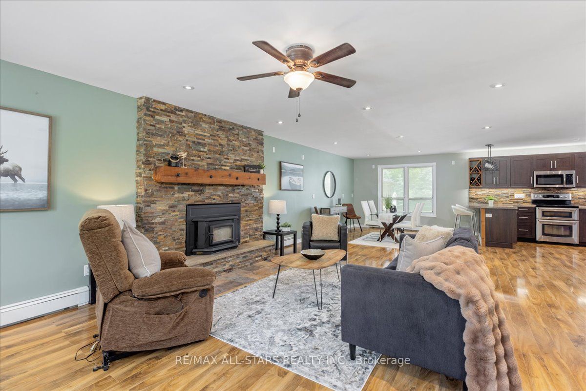 562 Catering Road Property Photo 8