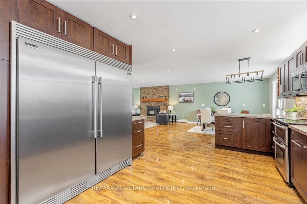 562 Catering Road Property Photo 10