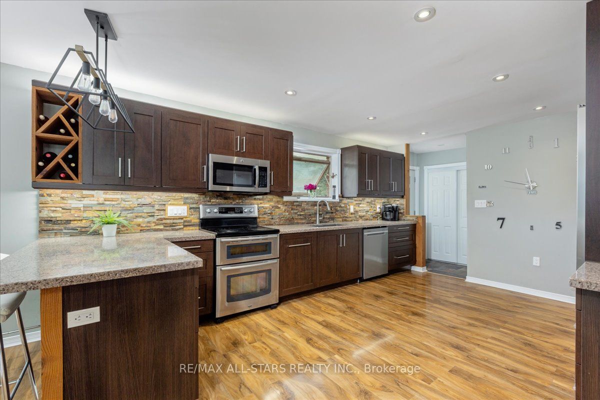 562 Catering Road Property Photo 11