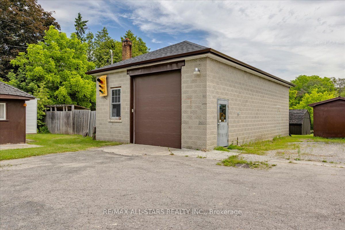 562 Catering Road Property Photo 25