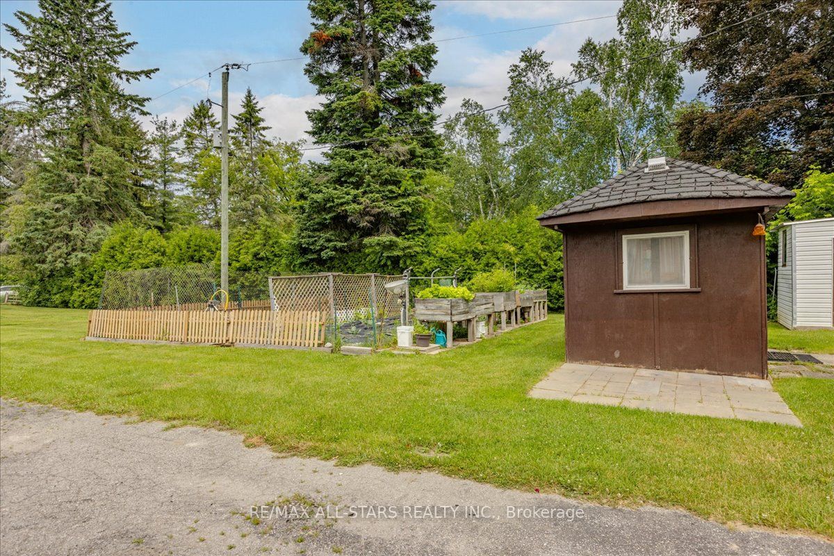 562 Catering Road Property Photo 28
