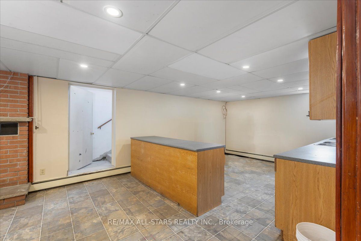 562 Catering Road Property Photo 44