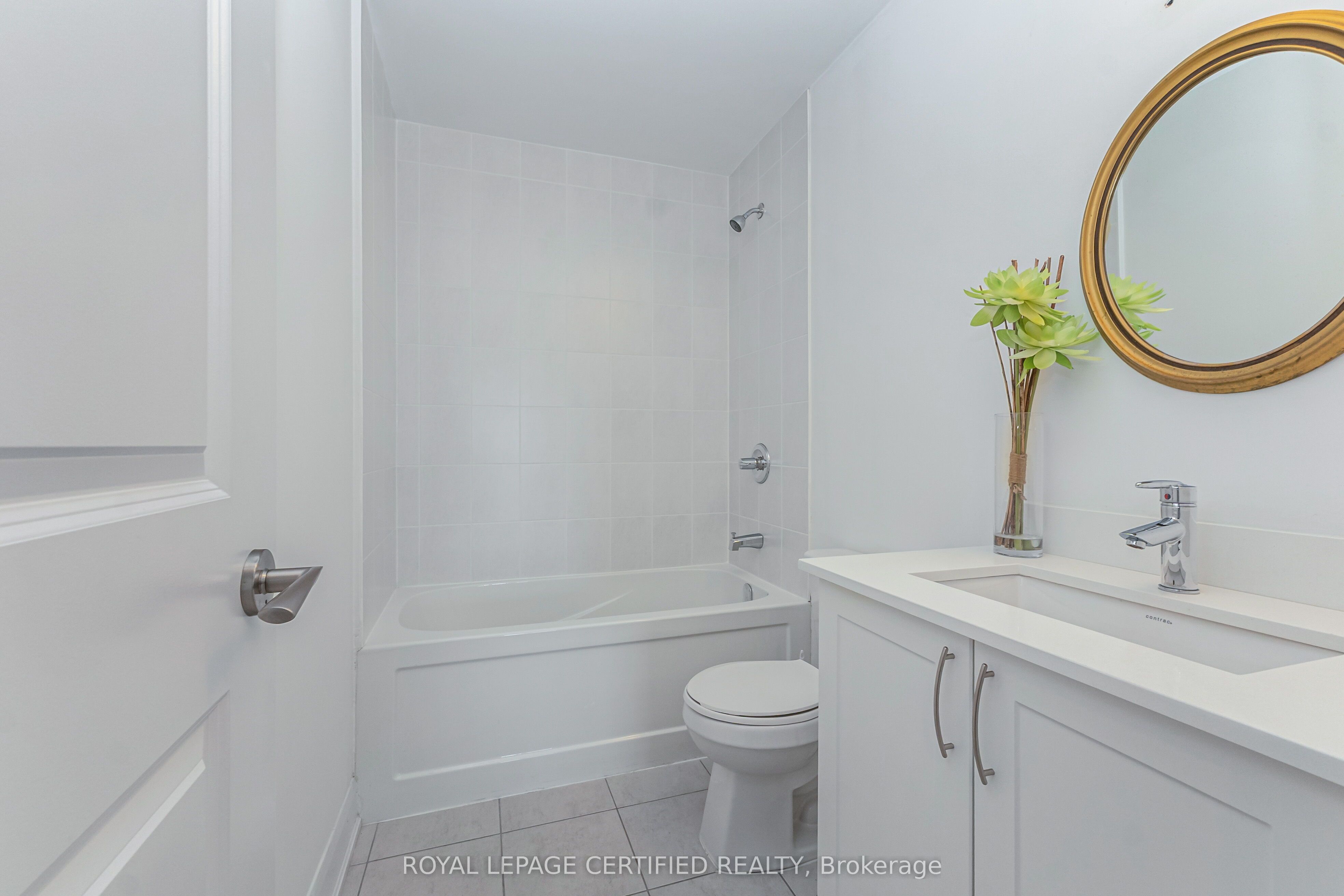 4700 Highway 7 711 Property Photo 11