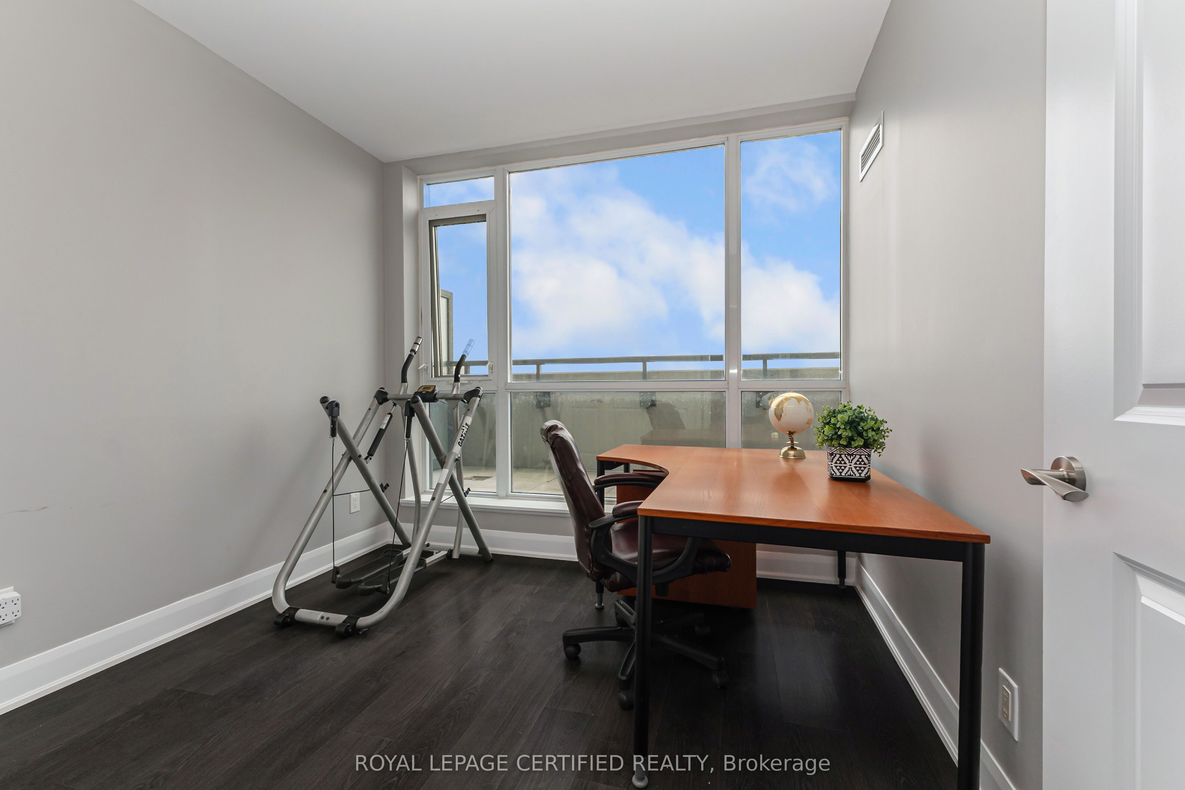 4700 Highway 7 711 Property Photo 12