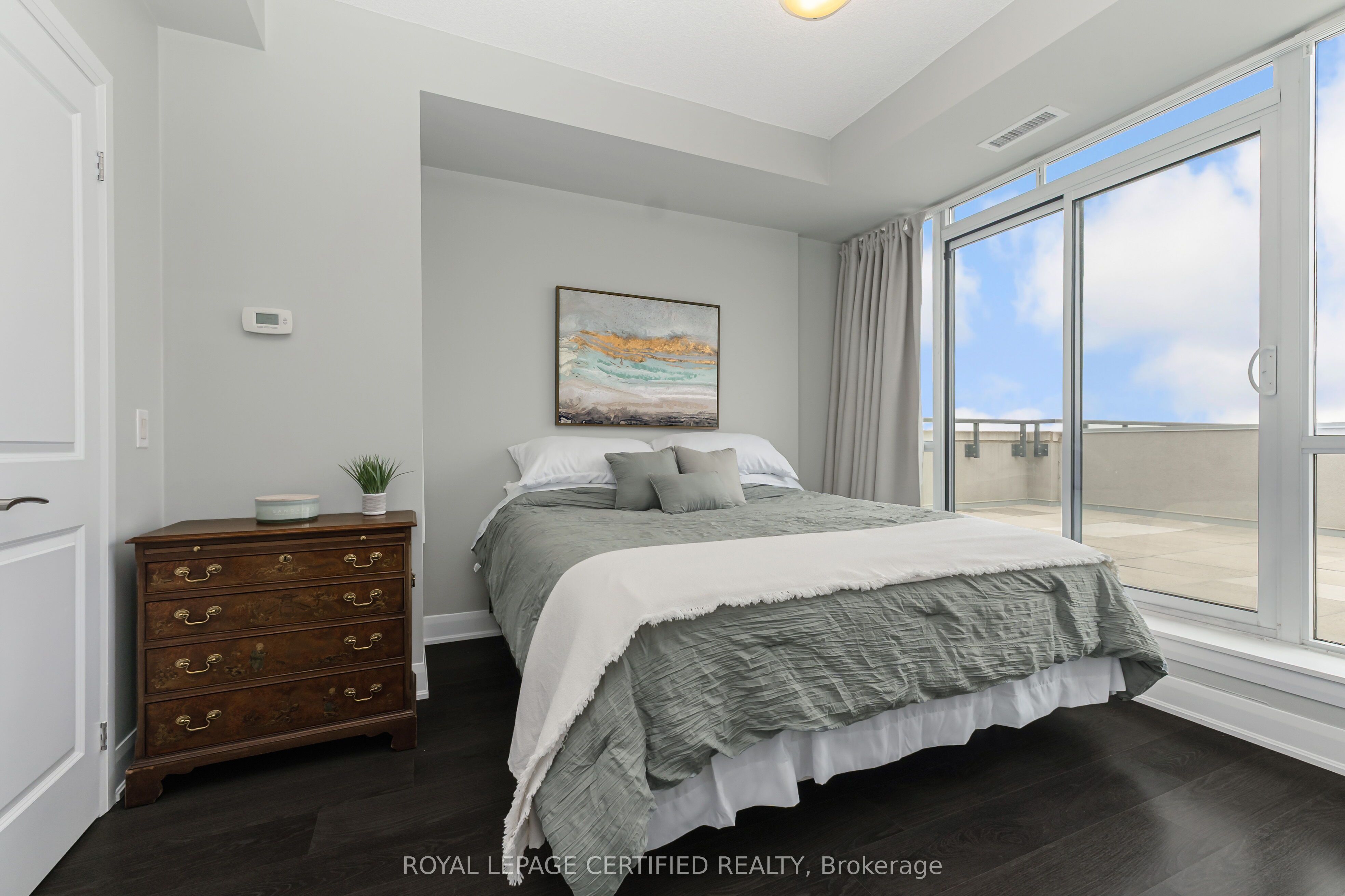 4700 Highway 7 711 Property Photo 13