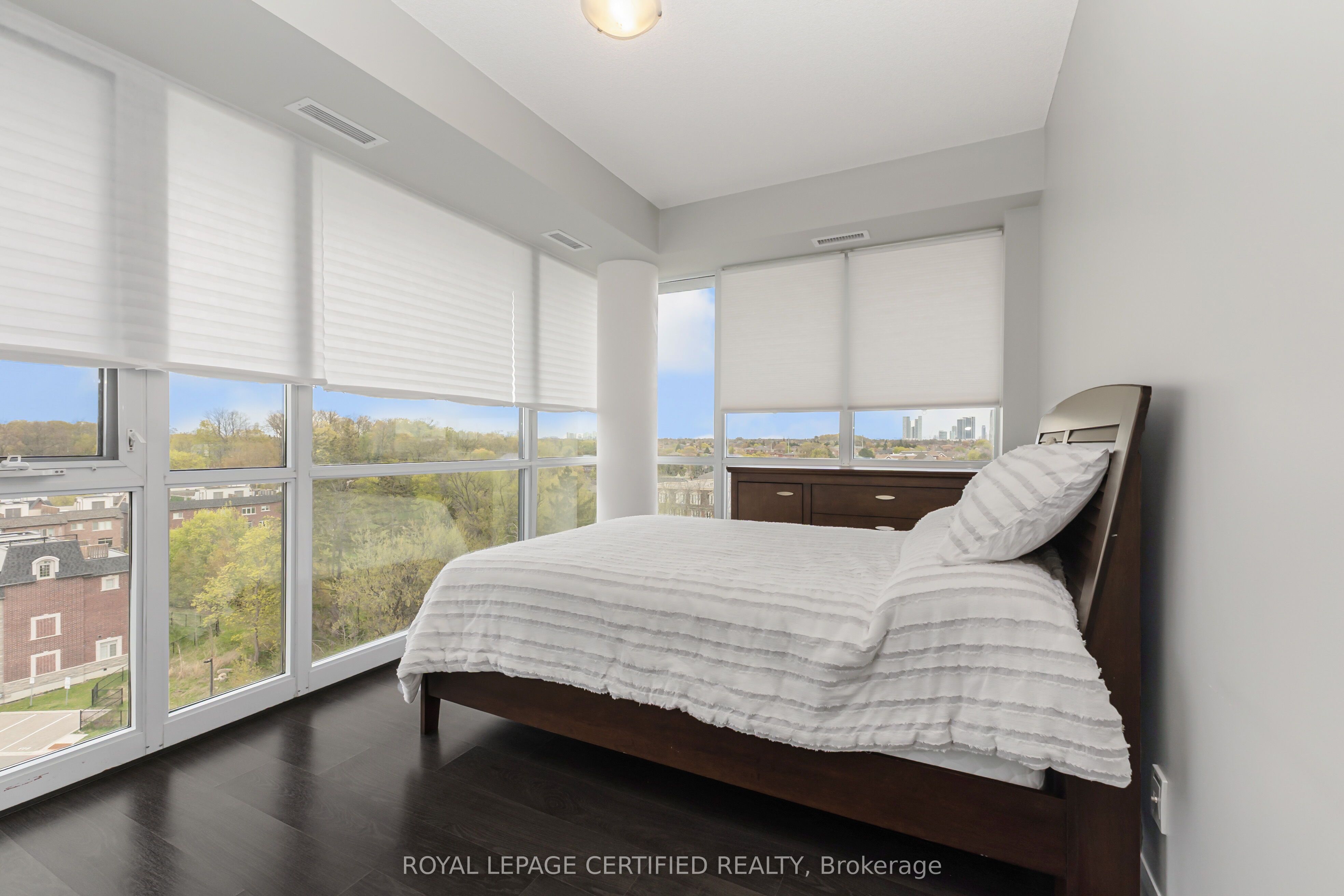 4700 Highway 7 711 Property Photo 15