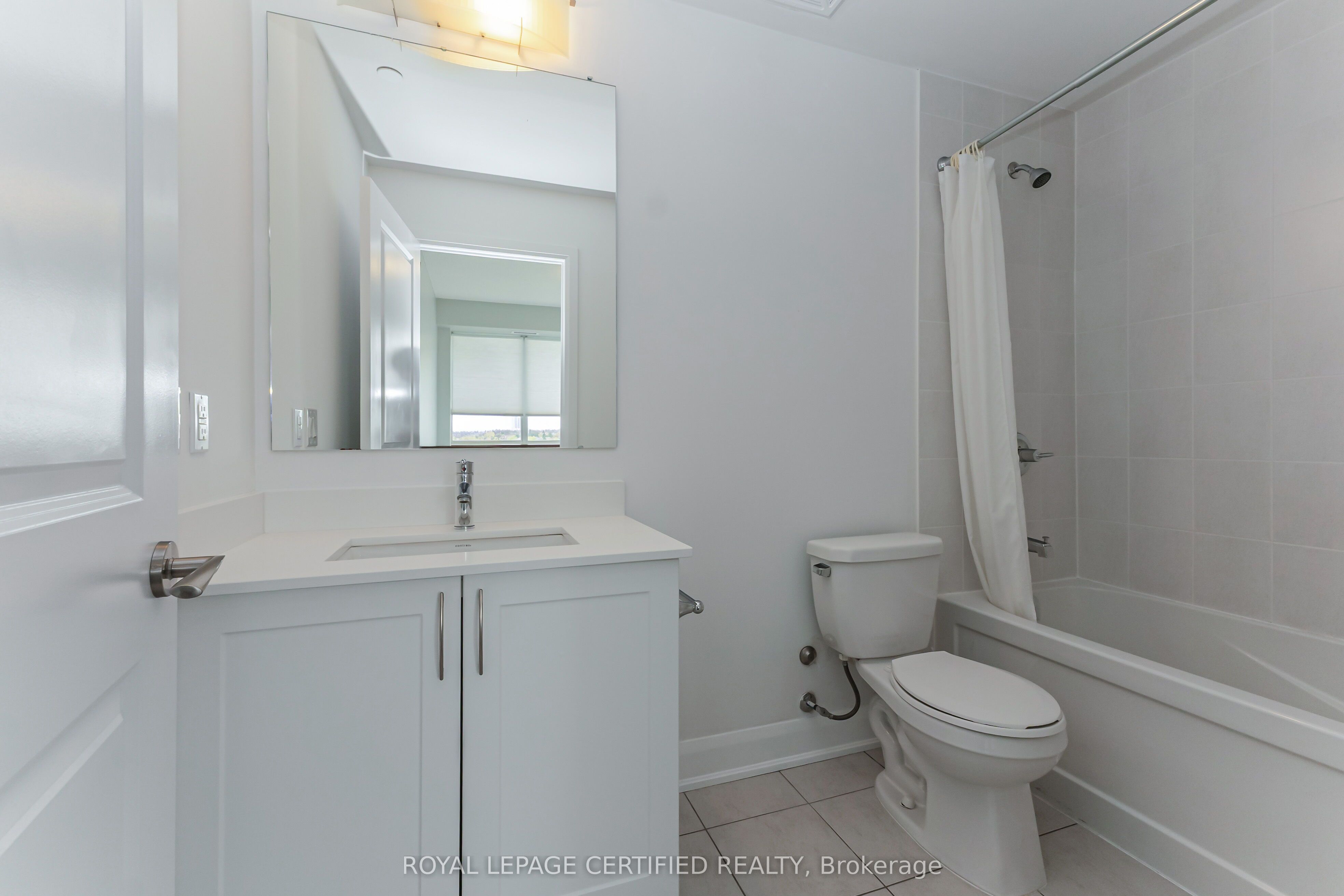 4700 Highway 7 711 Property Photo 16