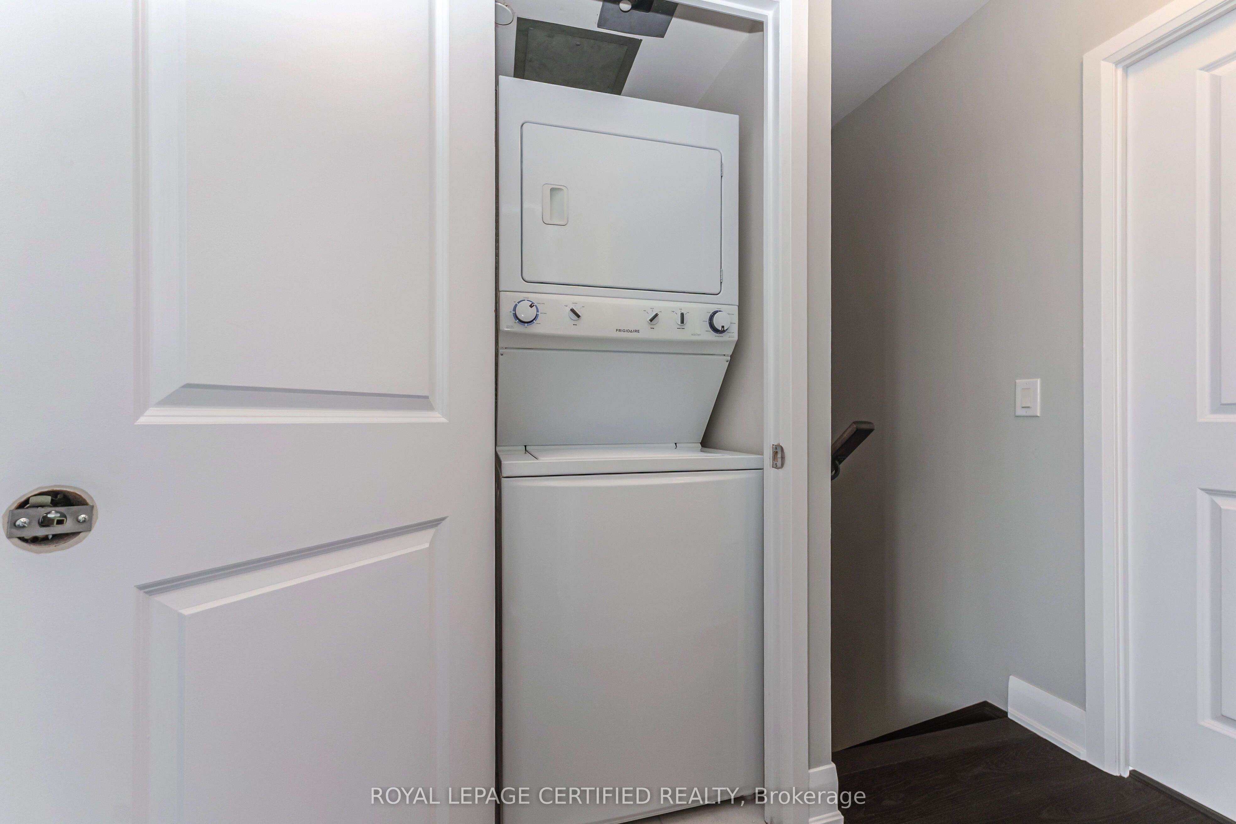 4700 Highway 7 711 Property Photo 17