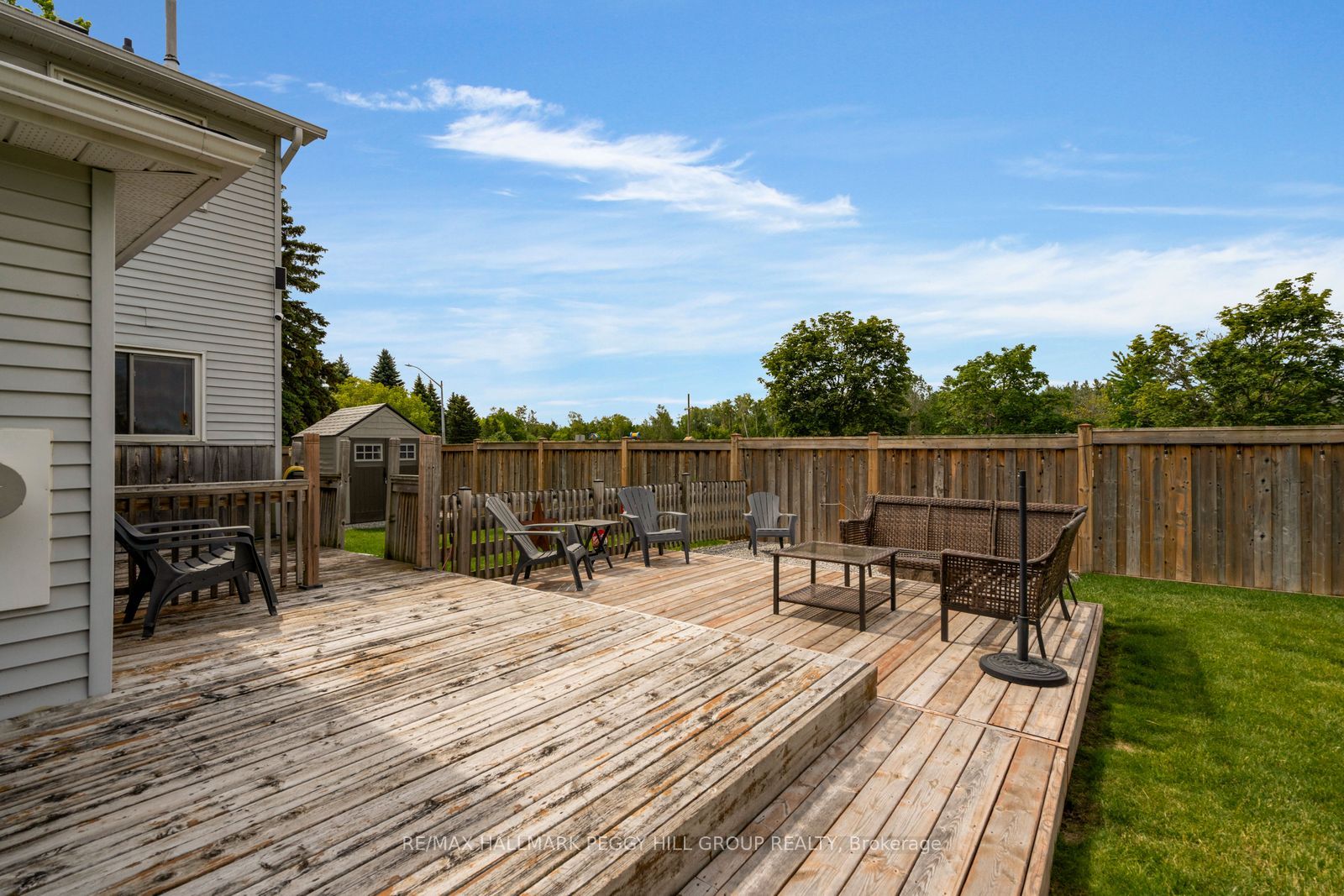 990 Maclean Street Property Photo 17