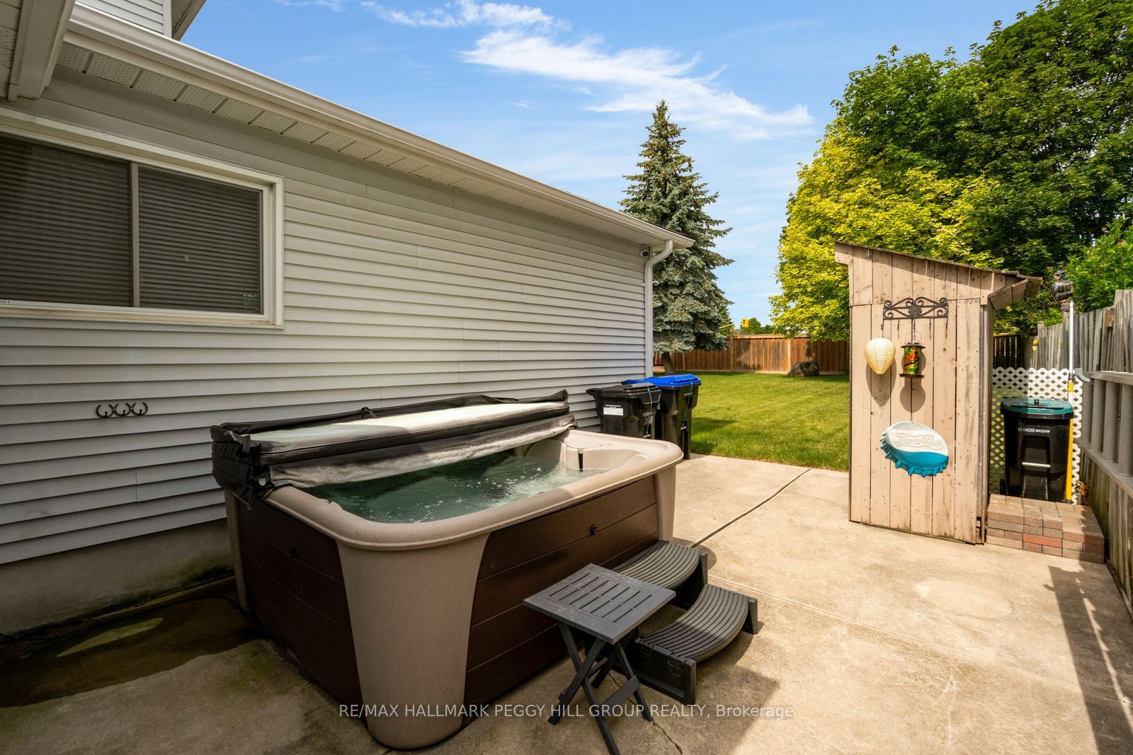 990 Maclean Street Property Photo 20