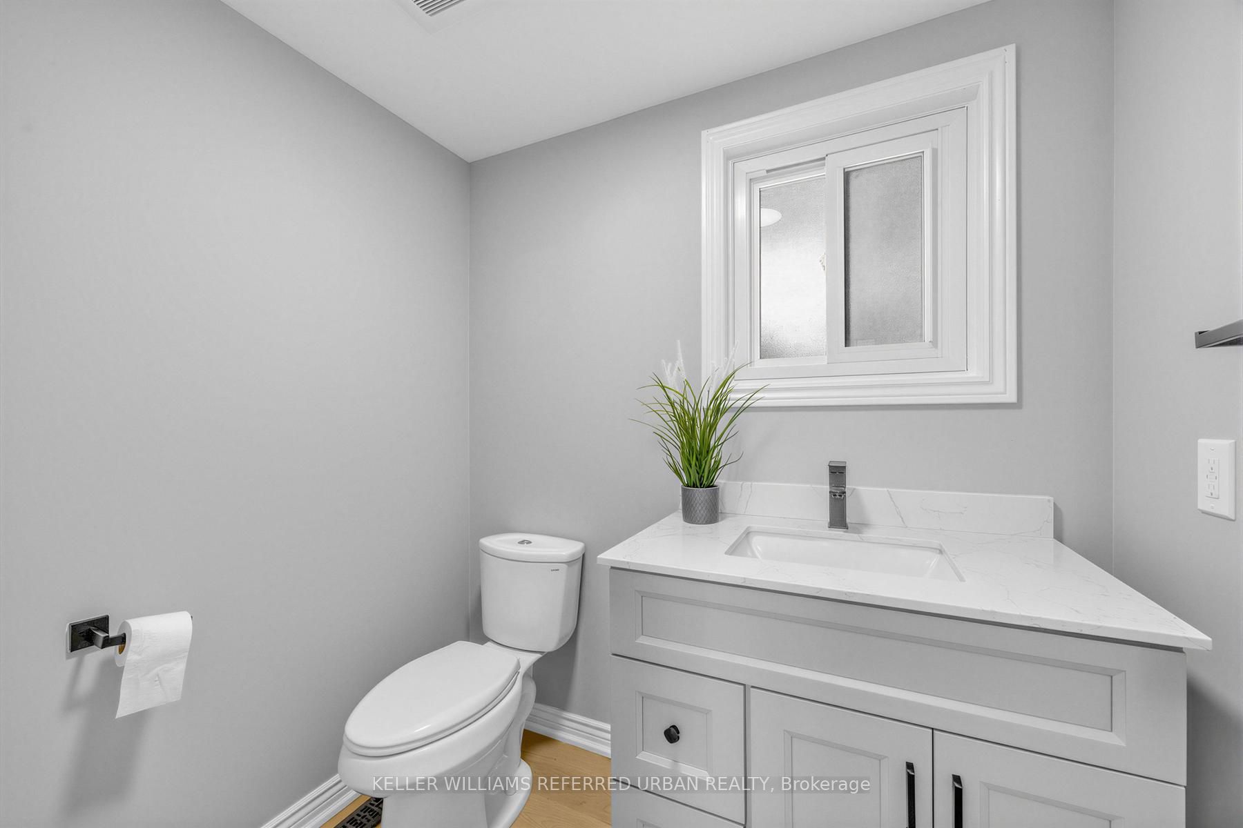 350 Pickering Crescent Property Photo 11