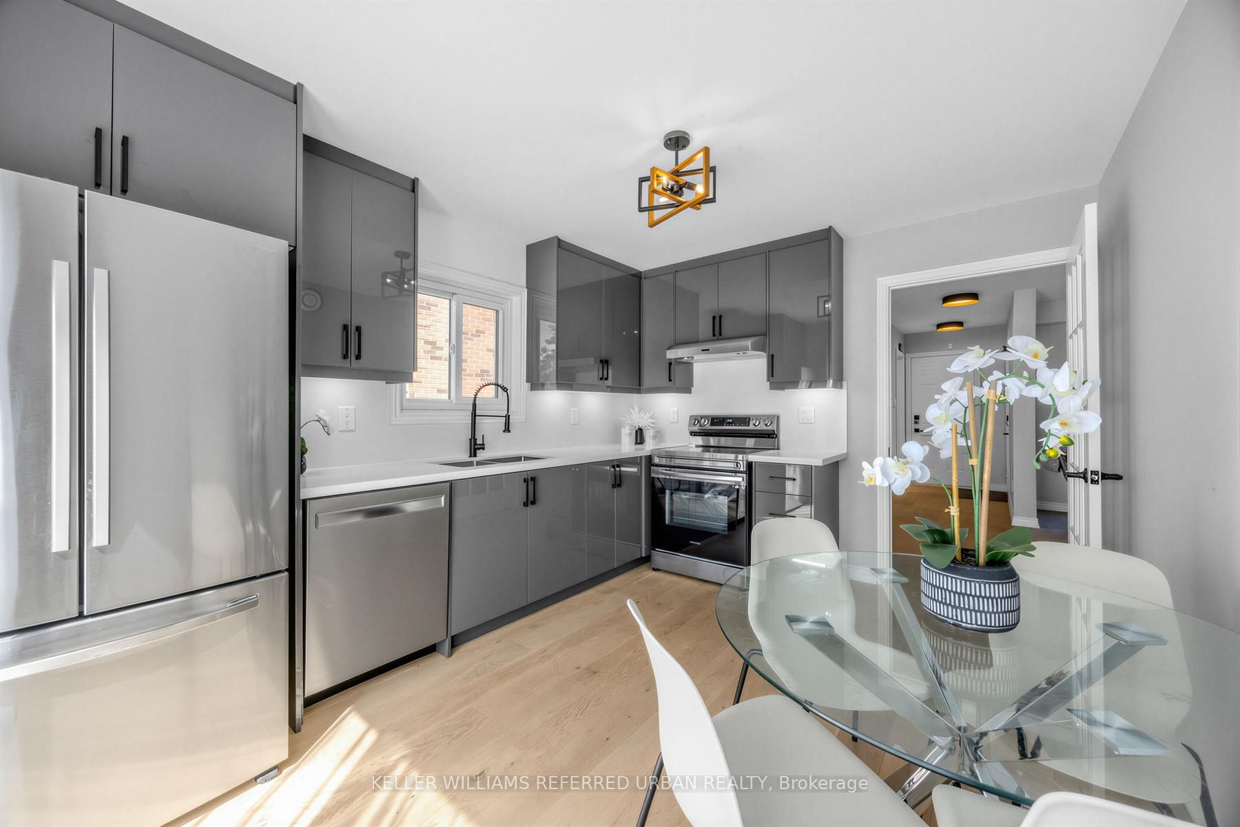 350 Pickering Crescent Property Photo 16