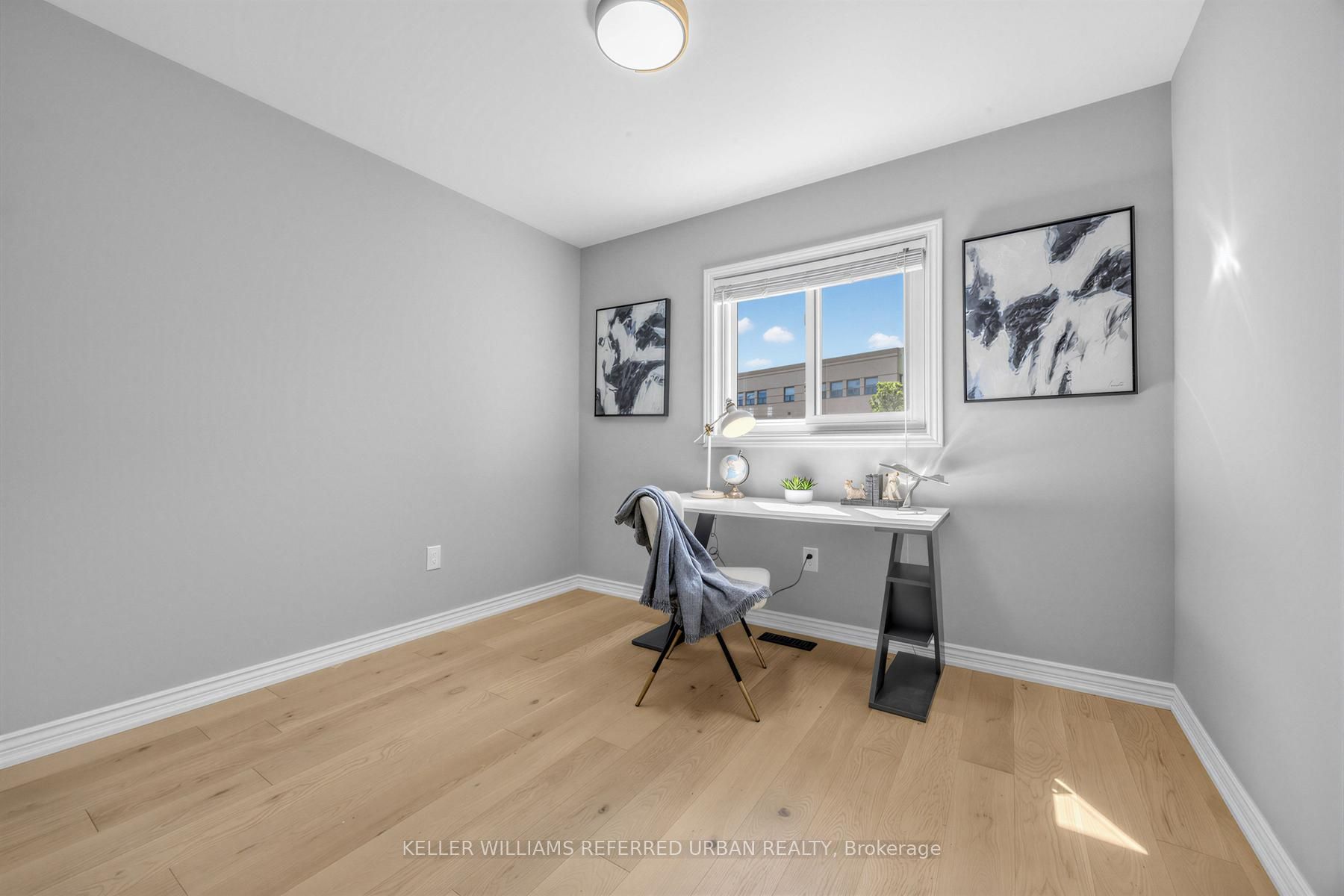 350 Pickering Crescent Property Photo 22