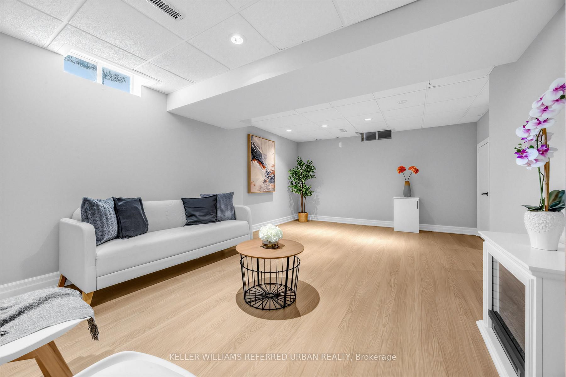 350 Pickering Crescent Property Photo 31