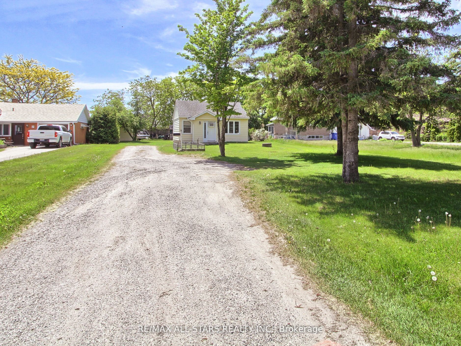9 Riverglen Drive Property Photo 3