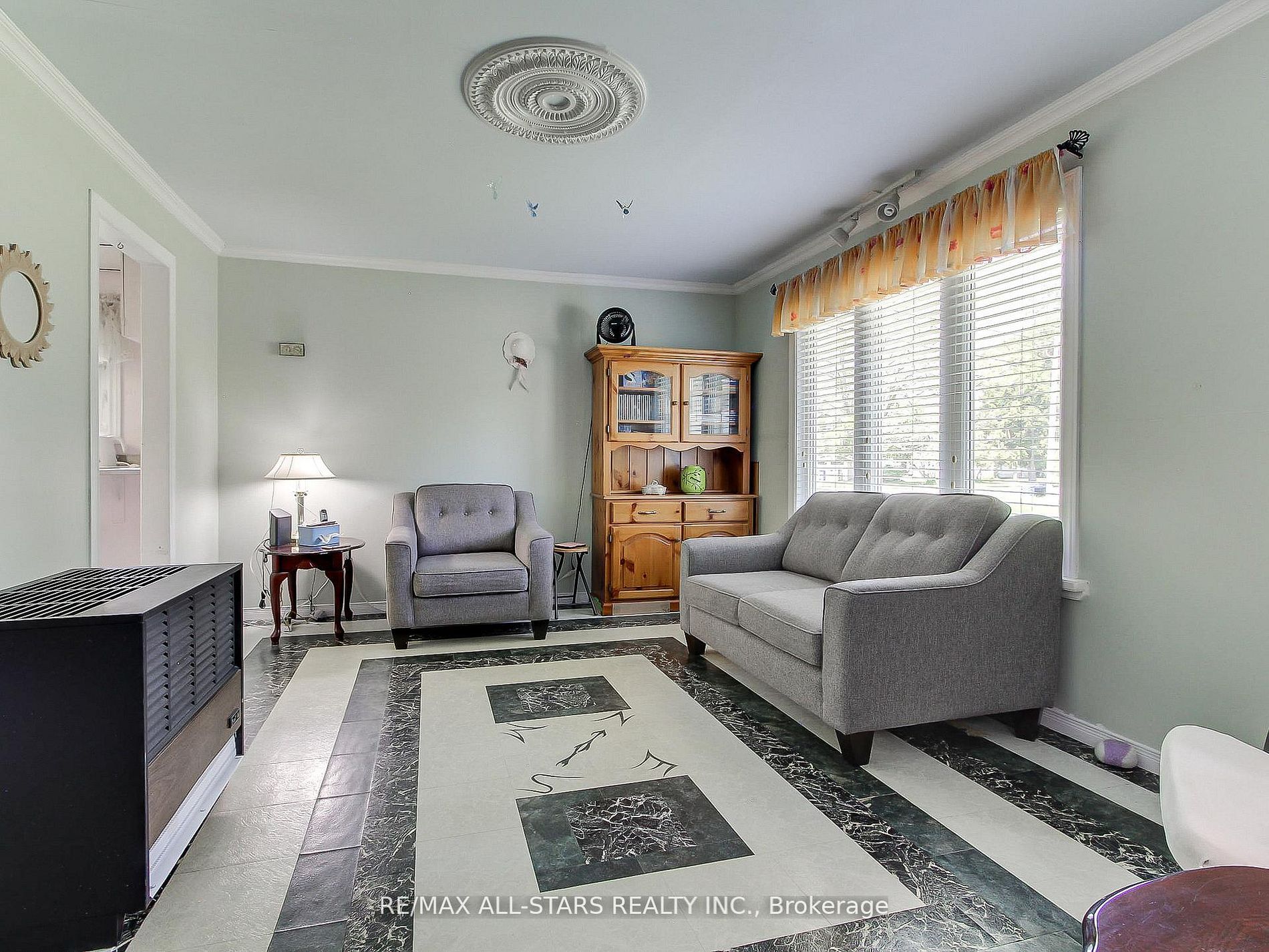 9 Riverglen Drive Property Photo 5