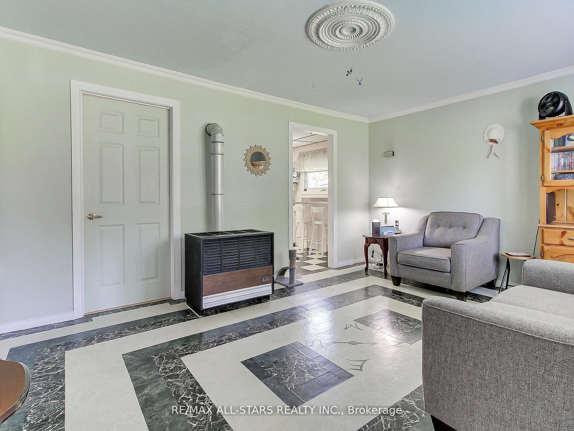 9 Riverglen Drive Property Photo 6