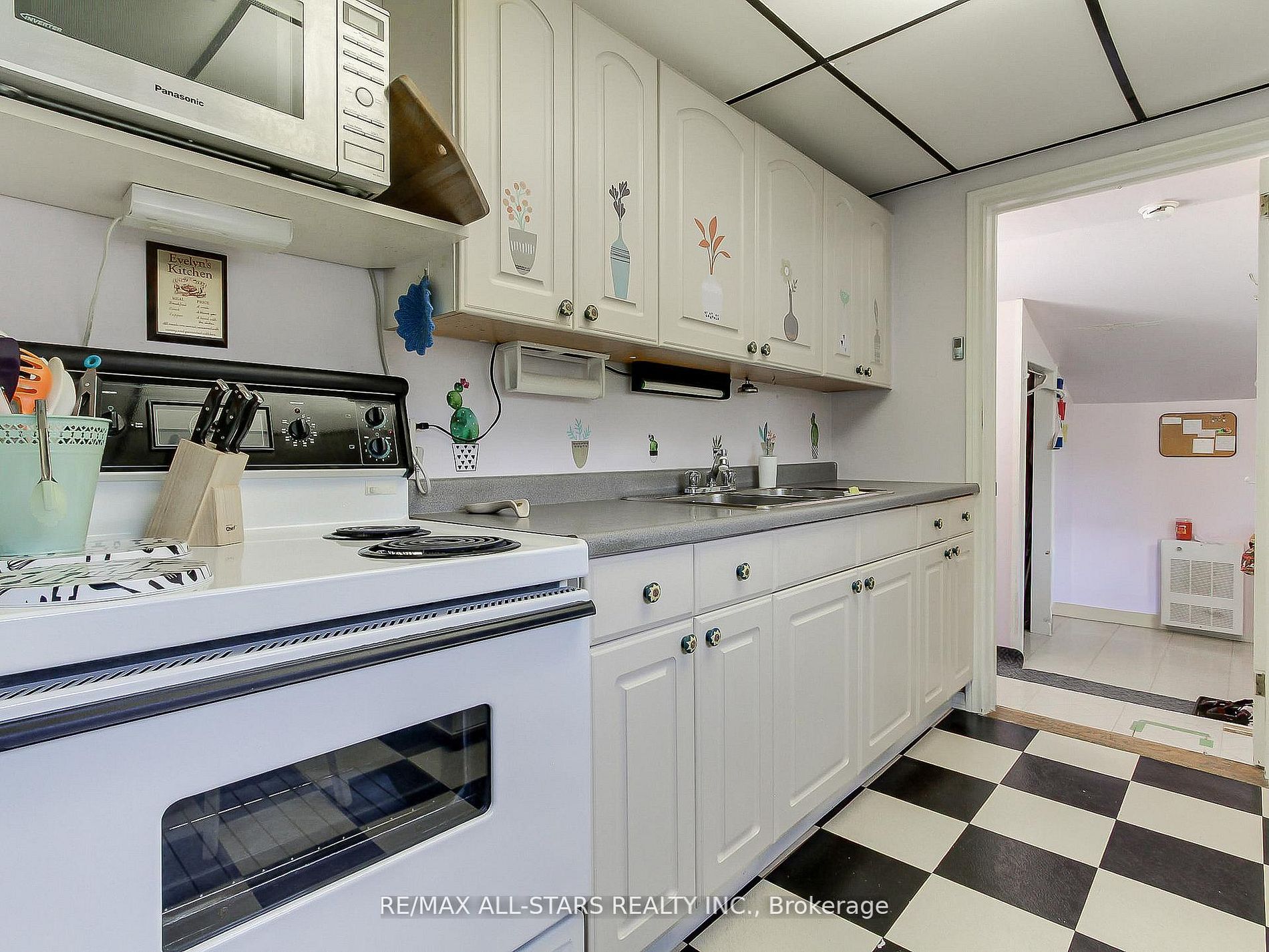 9 Riverglen Drive Property Photo 8