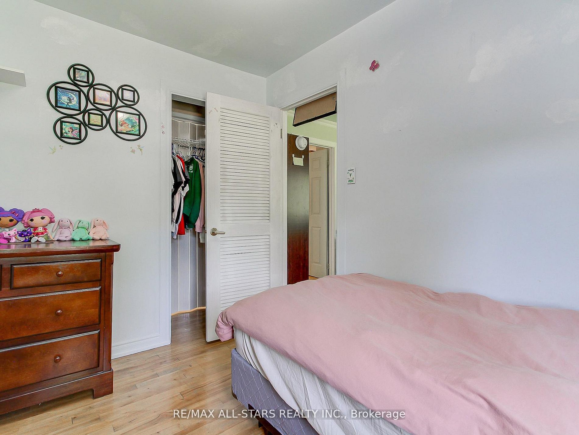 9 Riverglen Drive Property Photo 11