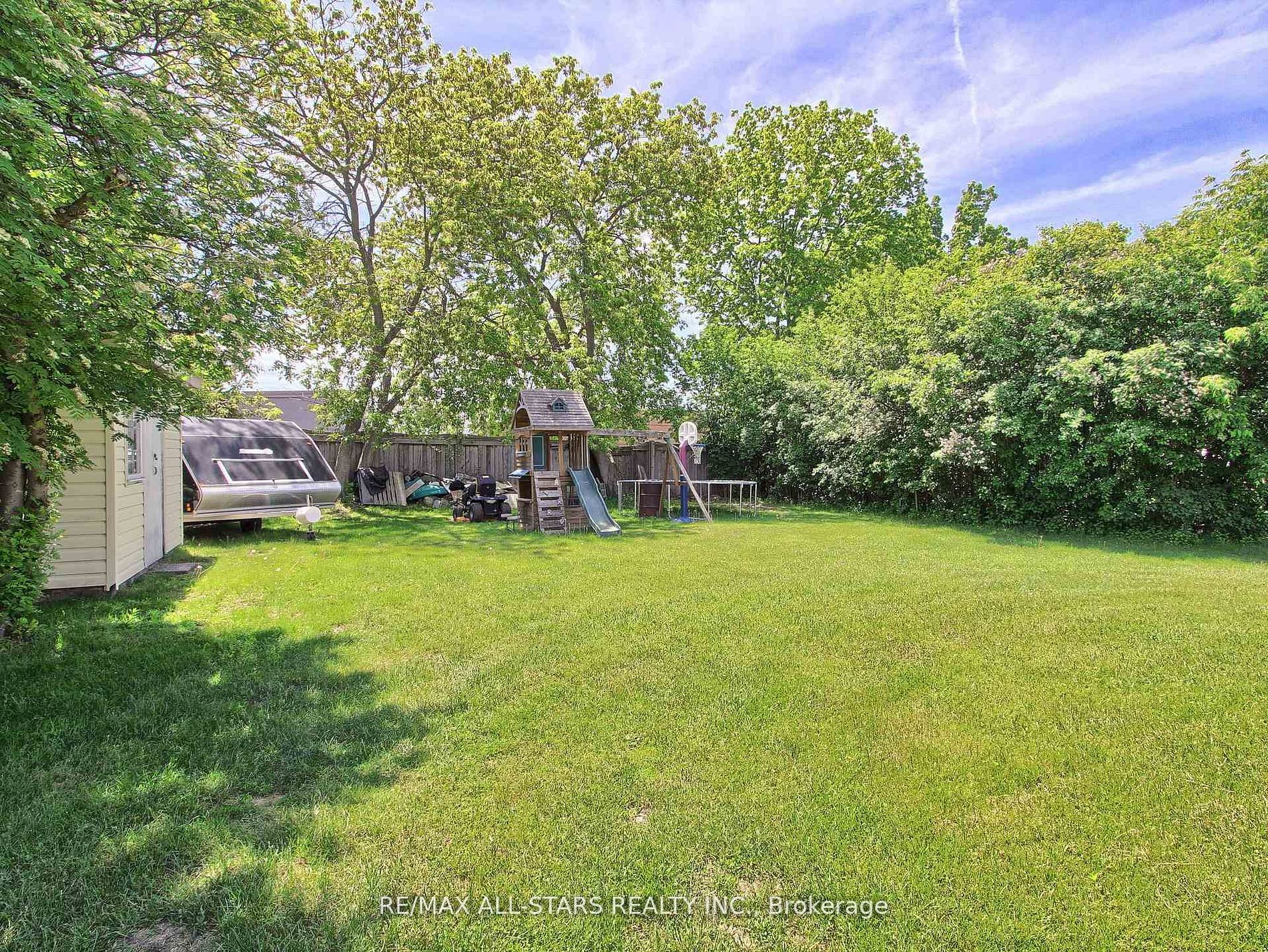 9 Riverglen Drive Property Photo 17
