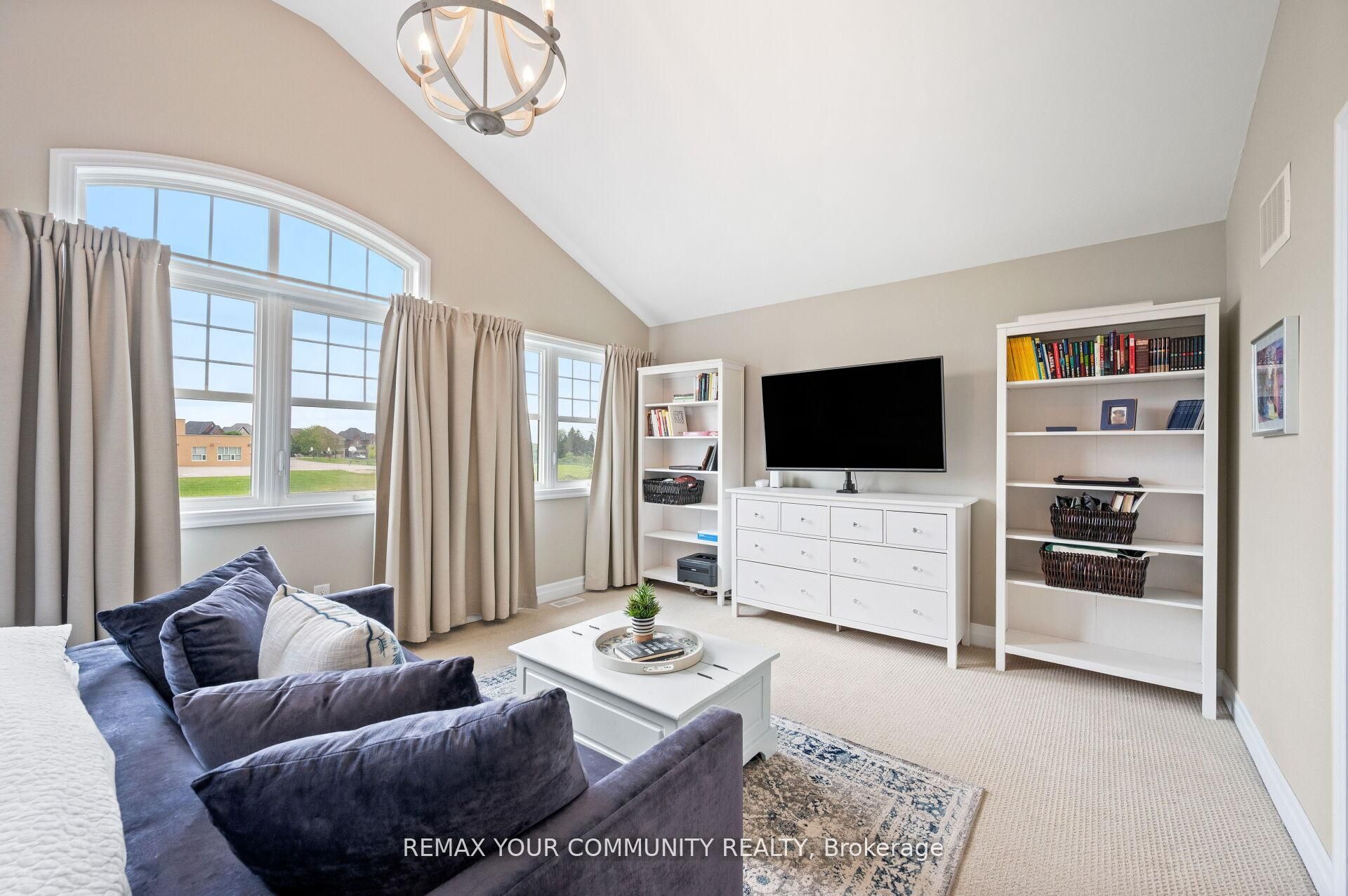 78 Alex Campbell Crescent Property Photo 18