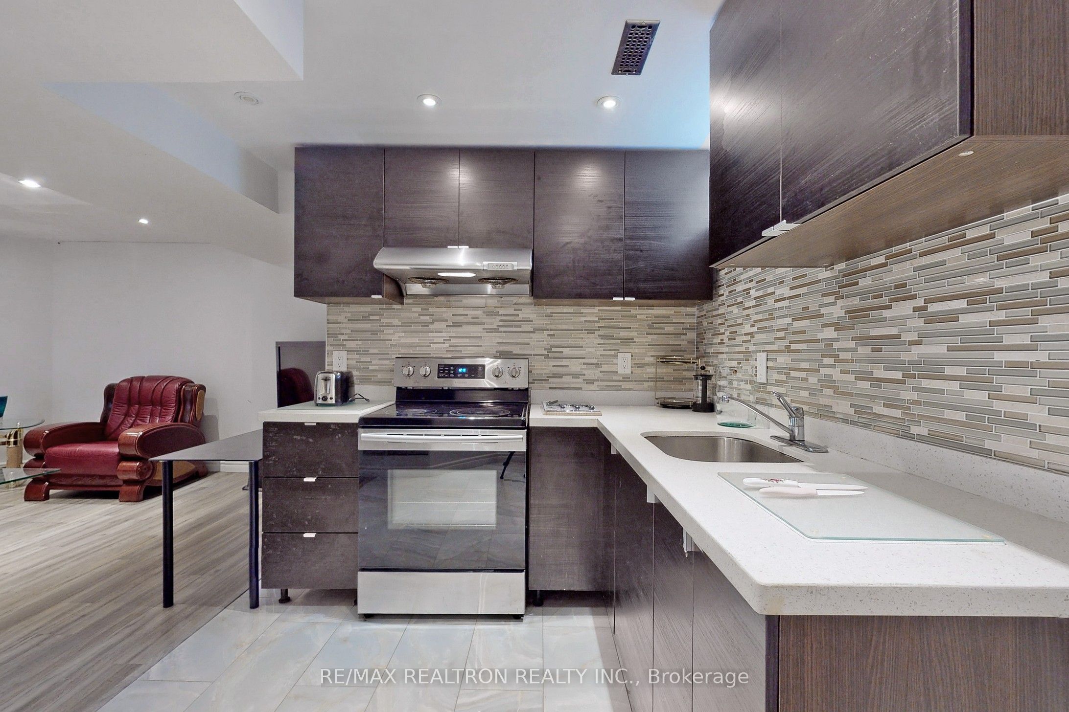 32 Subrisco Avenue Bsmt Property Photo 2