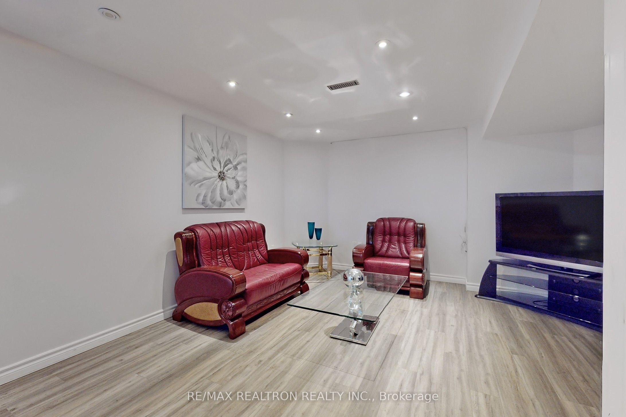 32 Subrisco Avenue Bsmt Property Photo 6