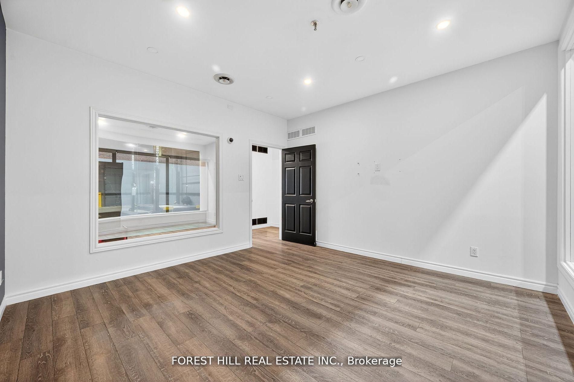241 Edgeley Boulevard 11 Property Photo 11