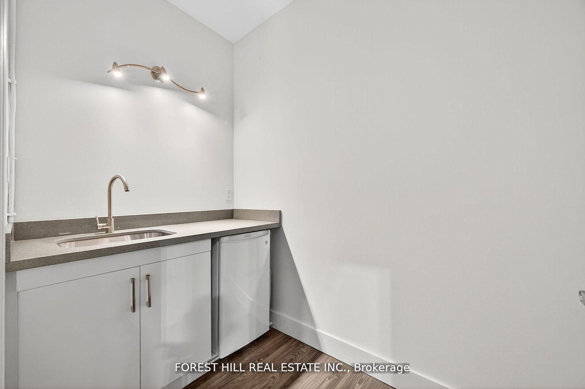 241 Edgeley Boulevard 11 Property Photo 14