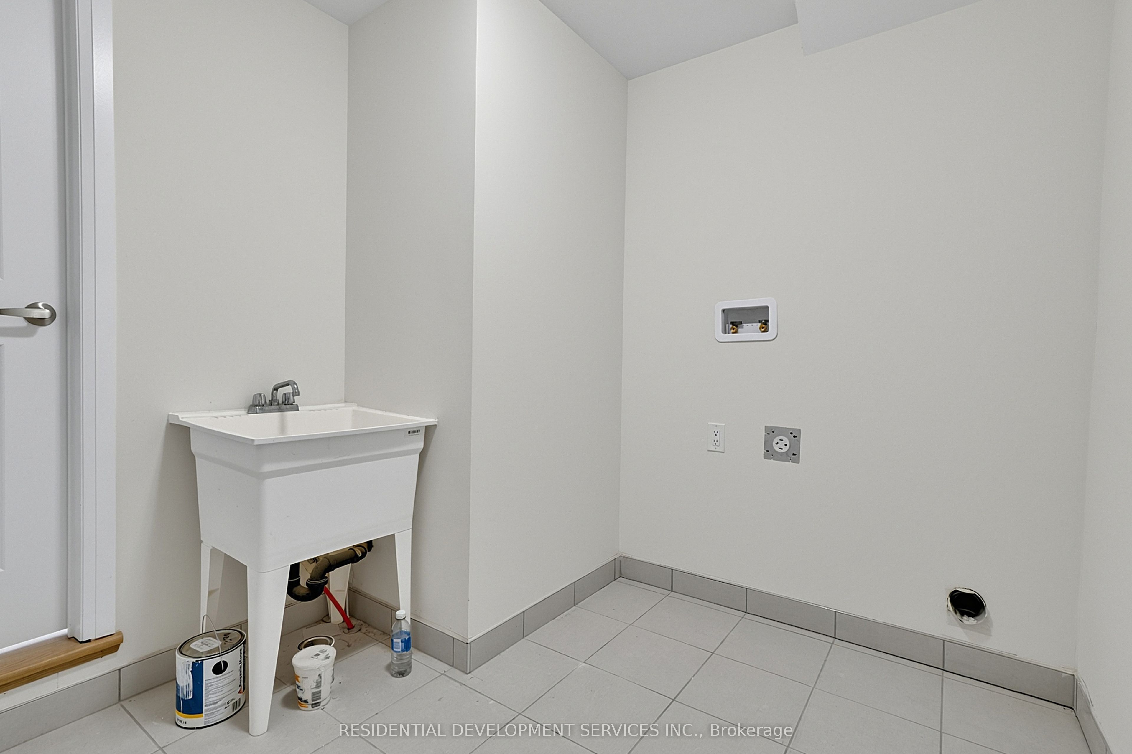 12 Tay Lane Property Photo 35