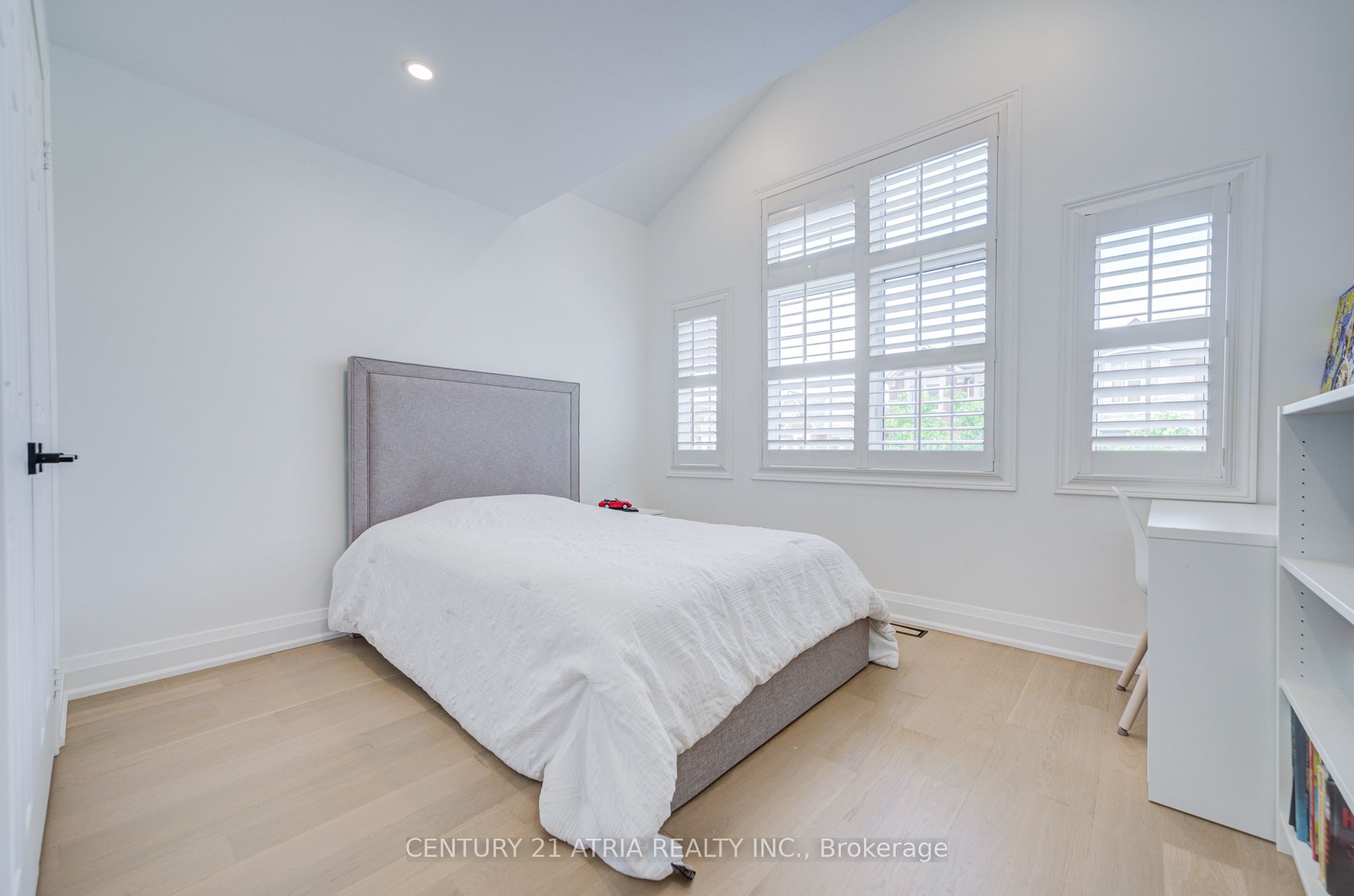 15 Asner Avenue Property Photo 26