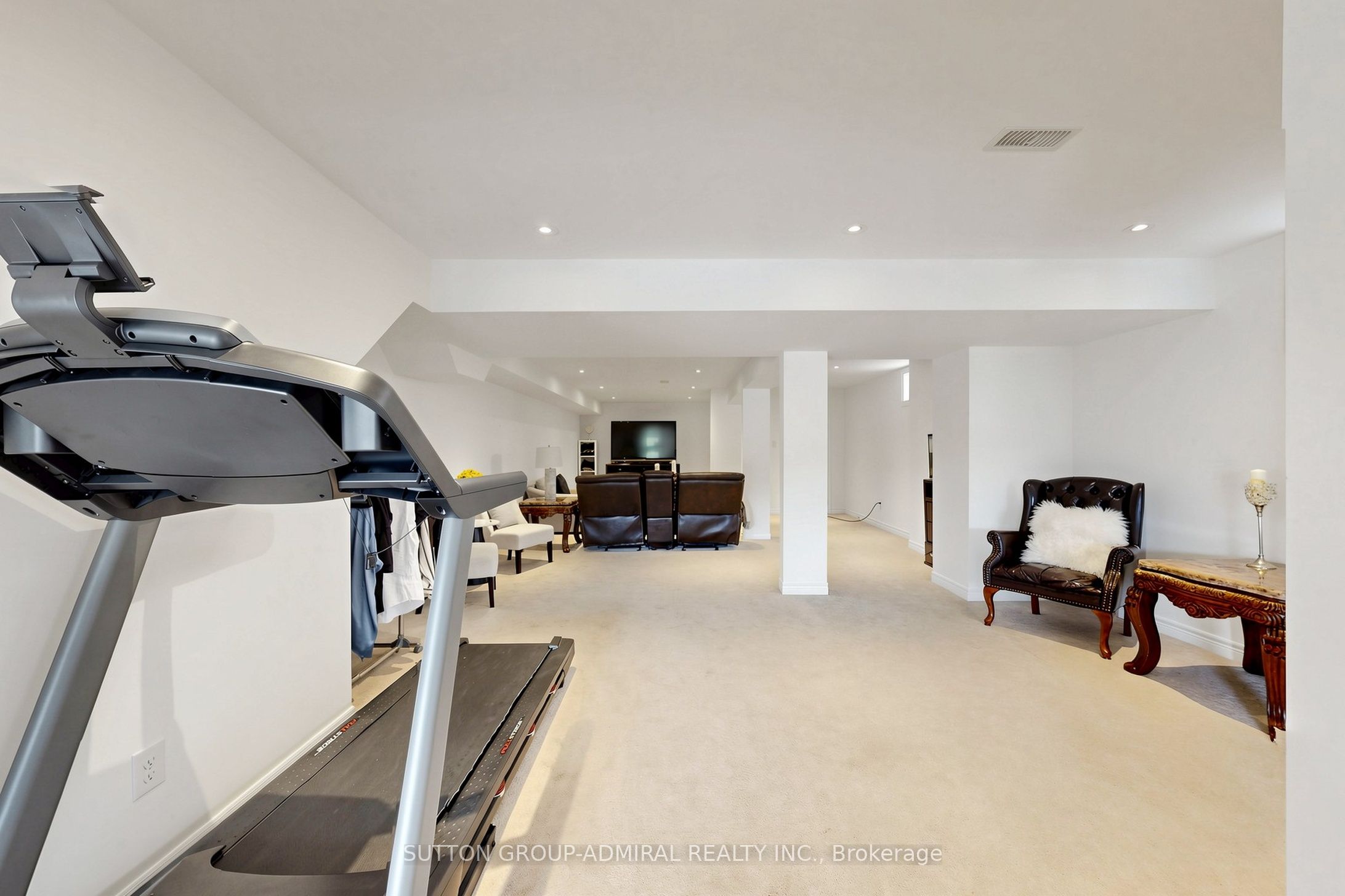 545 Clifford Perry Place Property Photo 40